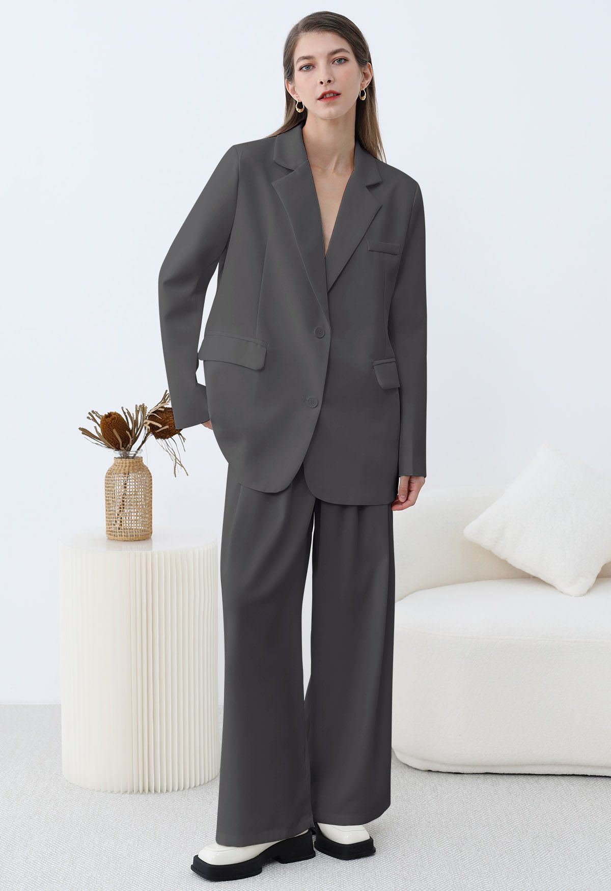 Modernes Executive-Set aus Blazer und Hose mit Revers in Rauch