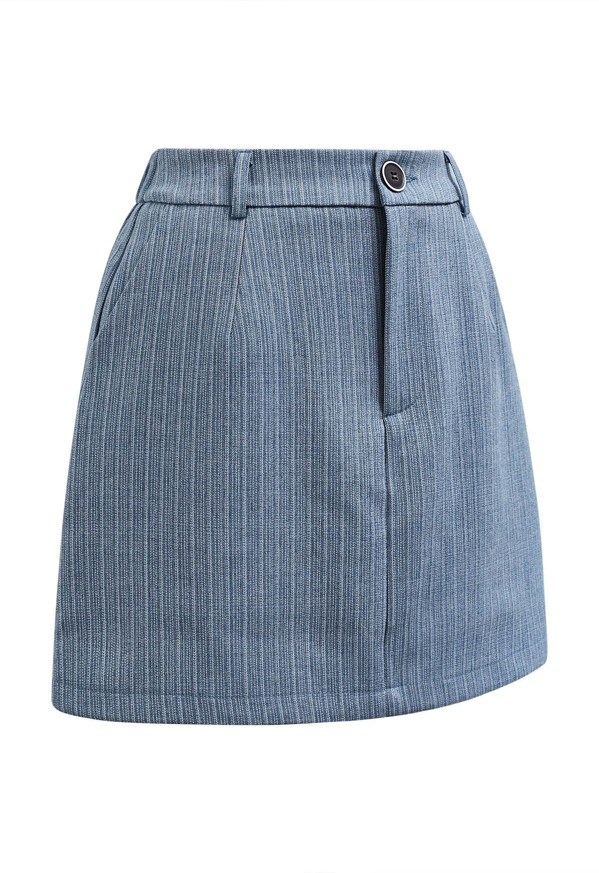 Everlasting – Gestreifter Mini-Skort mit Seitentaschen in Blau