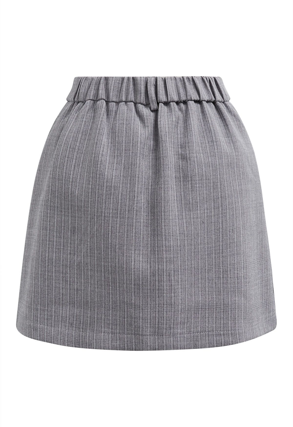 Everlasting – Gestreifter Mini-Skort mit Seitentaschen in Grau