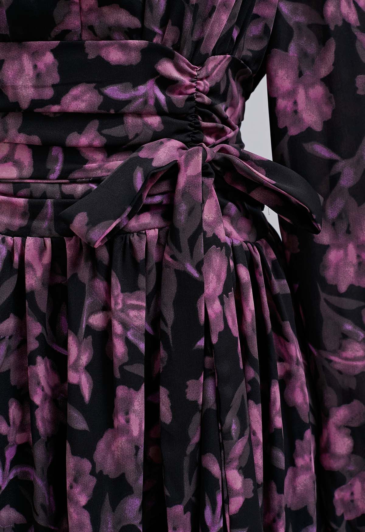 Florales Serenade-Maxikleid aus Chiffon mit V-Ausschnitt in Rosa