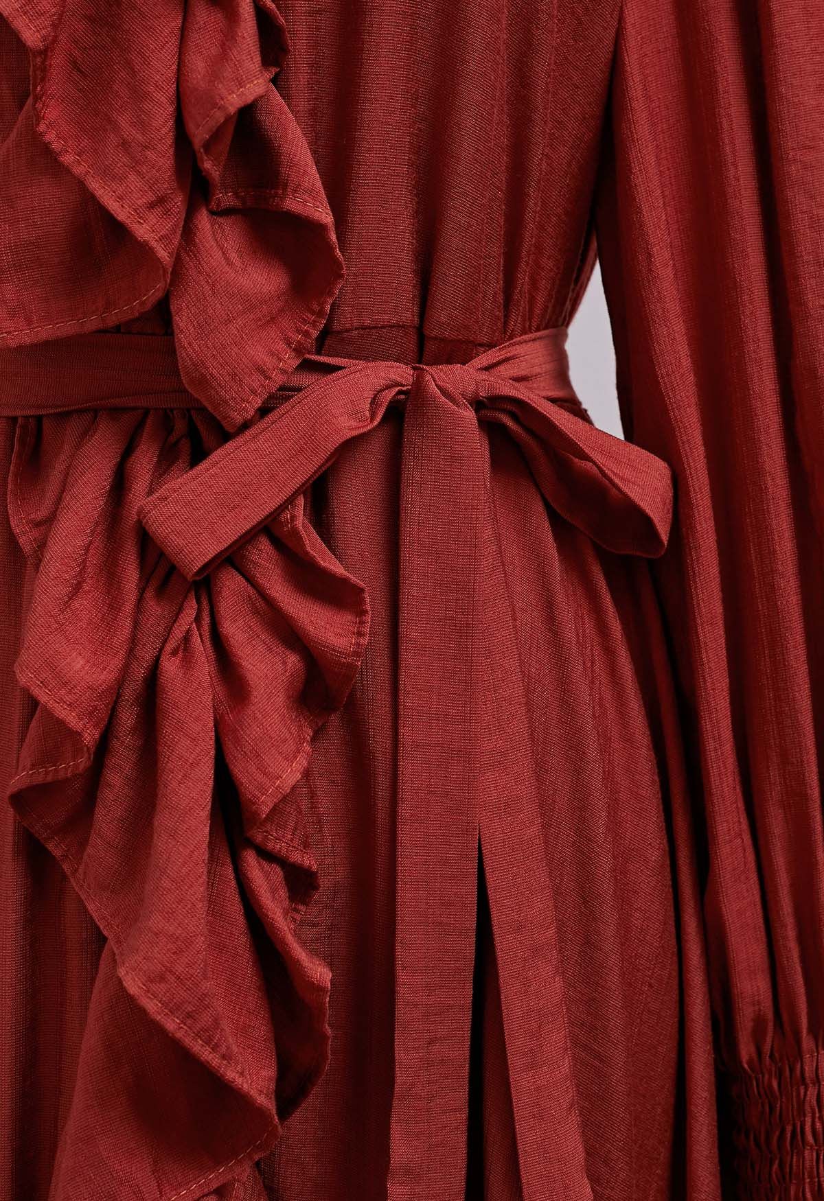 Skurriles, asymmetrisches Midikleid mit Knopfleiste und Rüschen in Rot