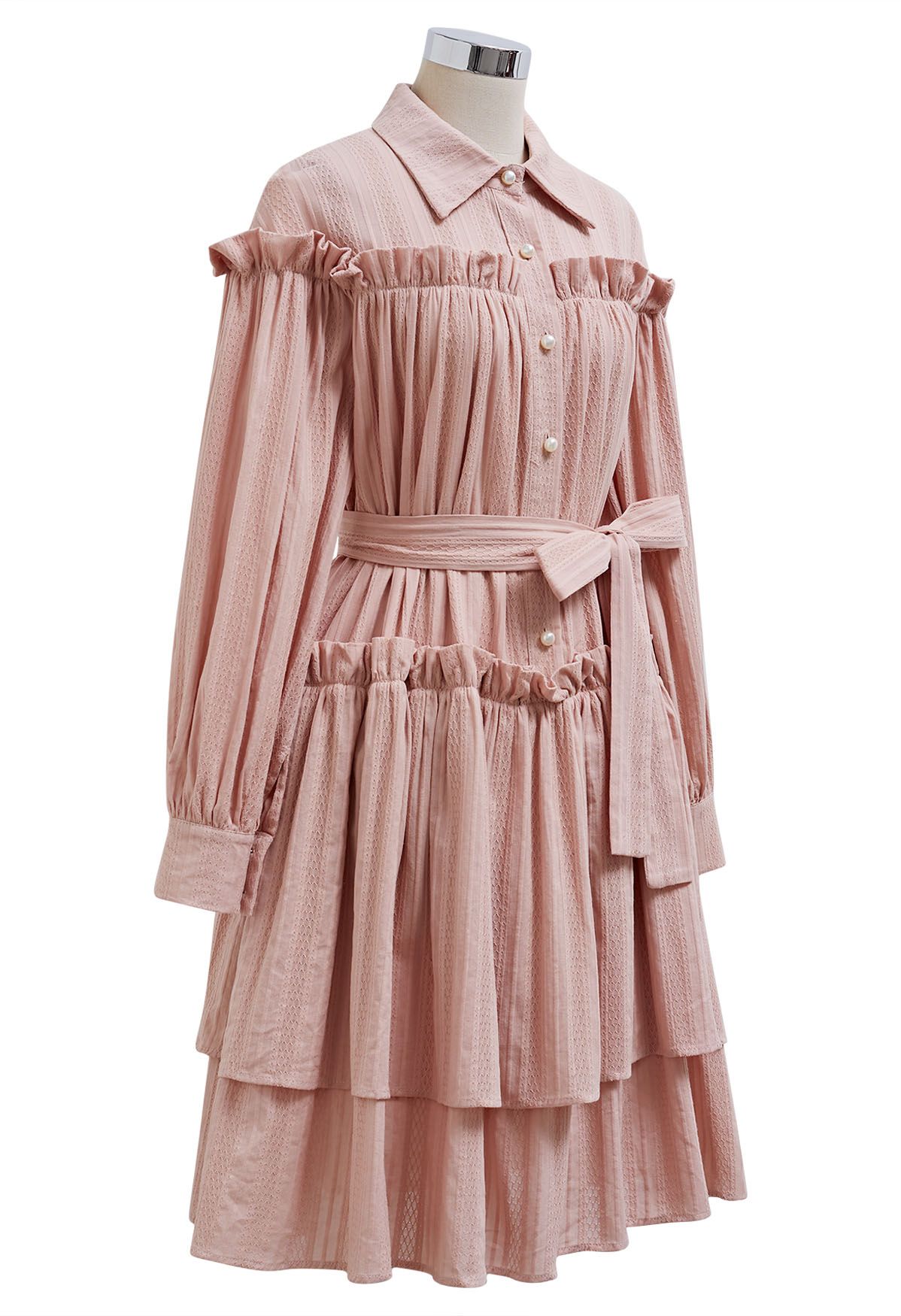 Dolly-Kleid mit Rüschen, geknöpftem Gürtel und Stufen in Rosa