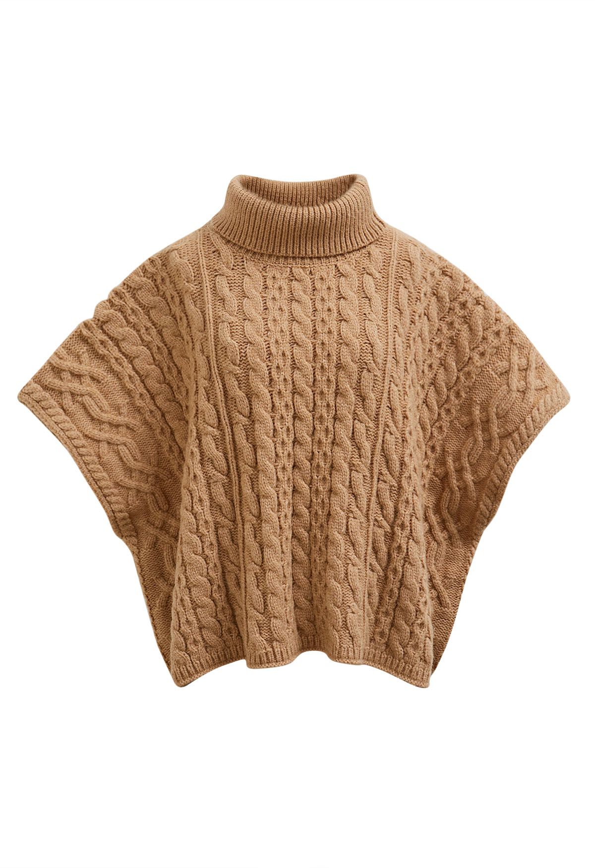 Warmer Rollkragen-Cape-Pullover mit Zopfmuster in Camel