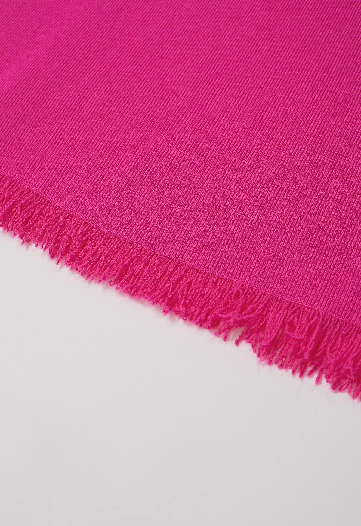 Maxi-Strickrock mit Kettengürtel, Fransensaum in Pink