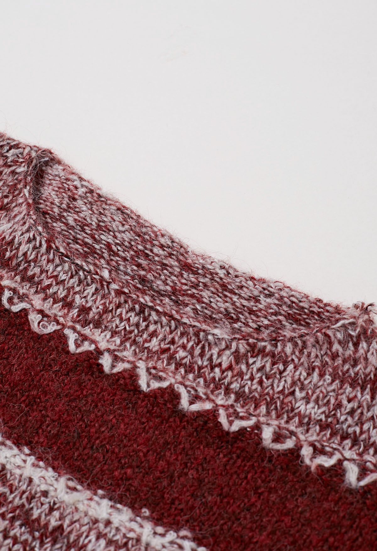 Kurzer Strickpullover mit Fair-Isle-Streifen in Rot