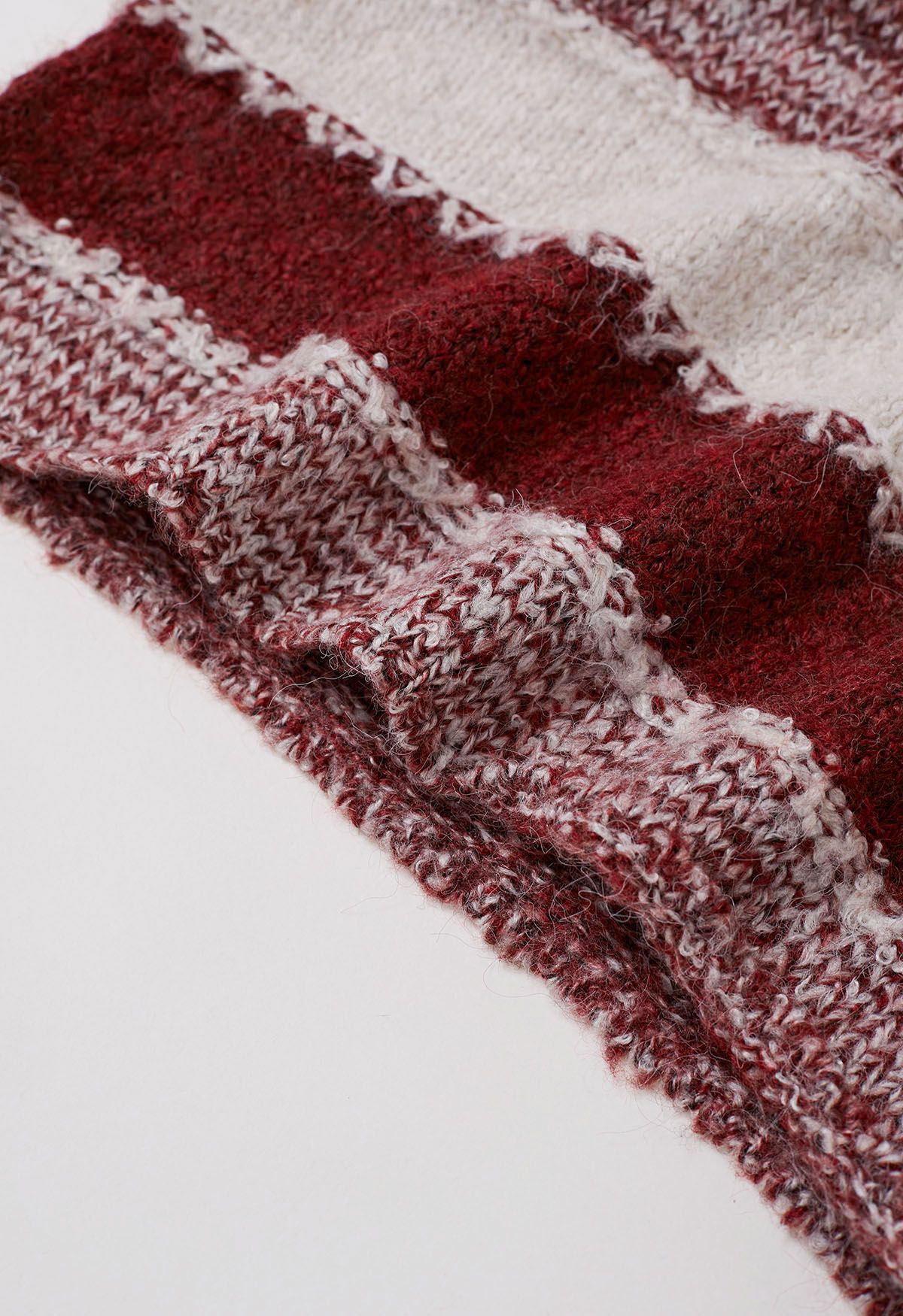 Kurzer Strickpullover mit Fair-Isle-Streifen in Rot