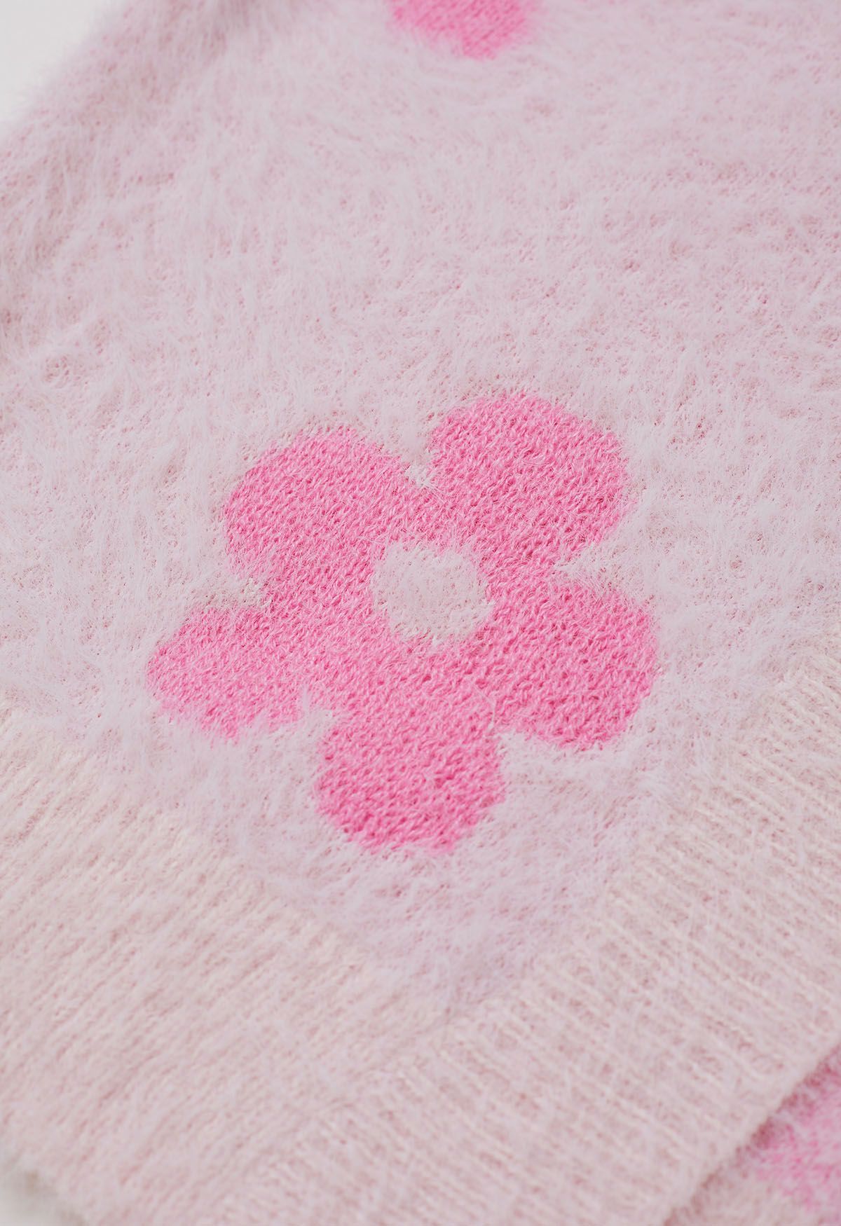 Flauschige Strickjacke „Cuteness Flowers“ in Rosa