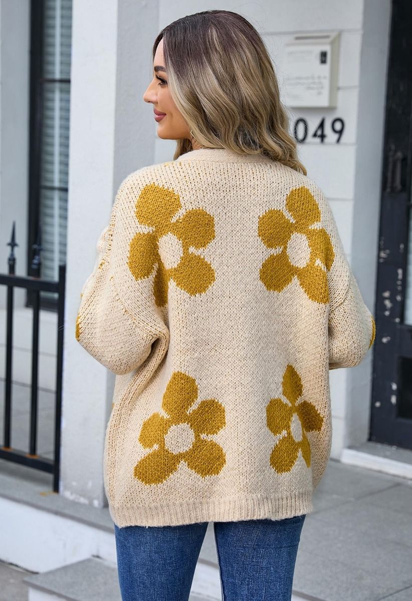 Strickjacke mit offener Vorderseite und großartigem Blumenmuster in Hellgelb