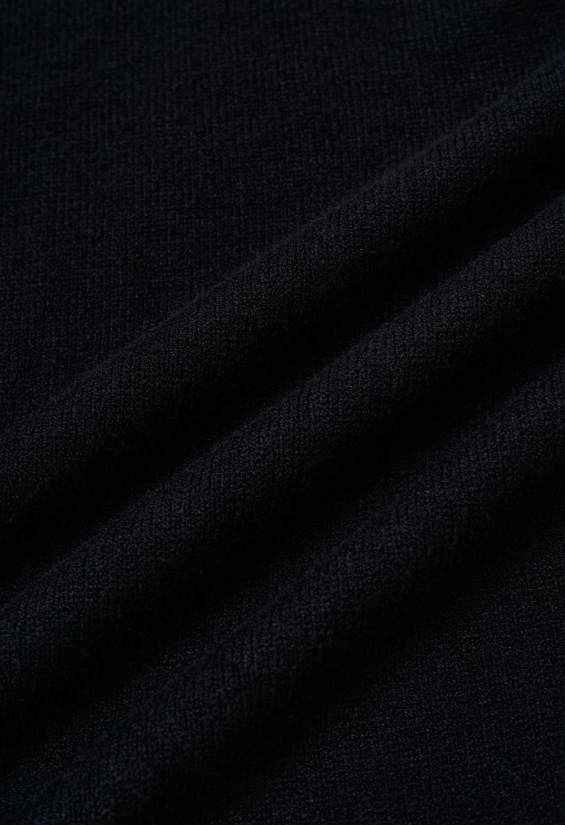 Strickpulloverkleid mit Rollkragen und Kontraststreifen in Schwarz