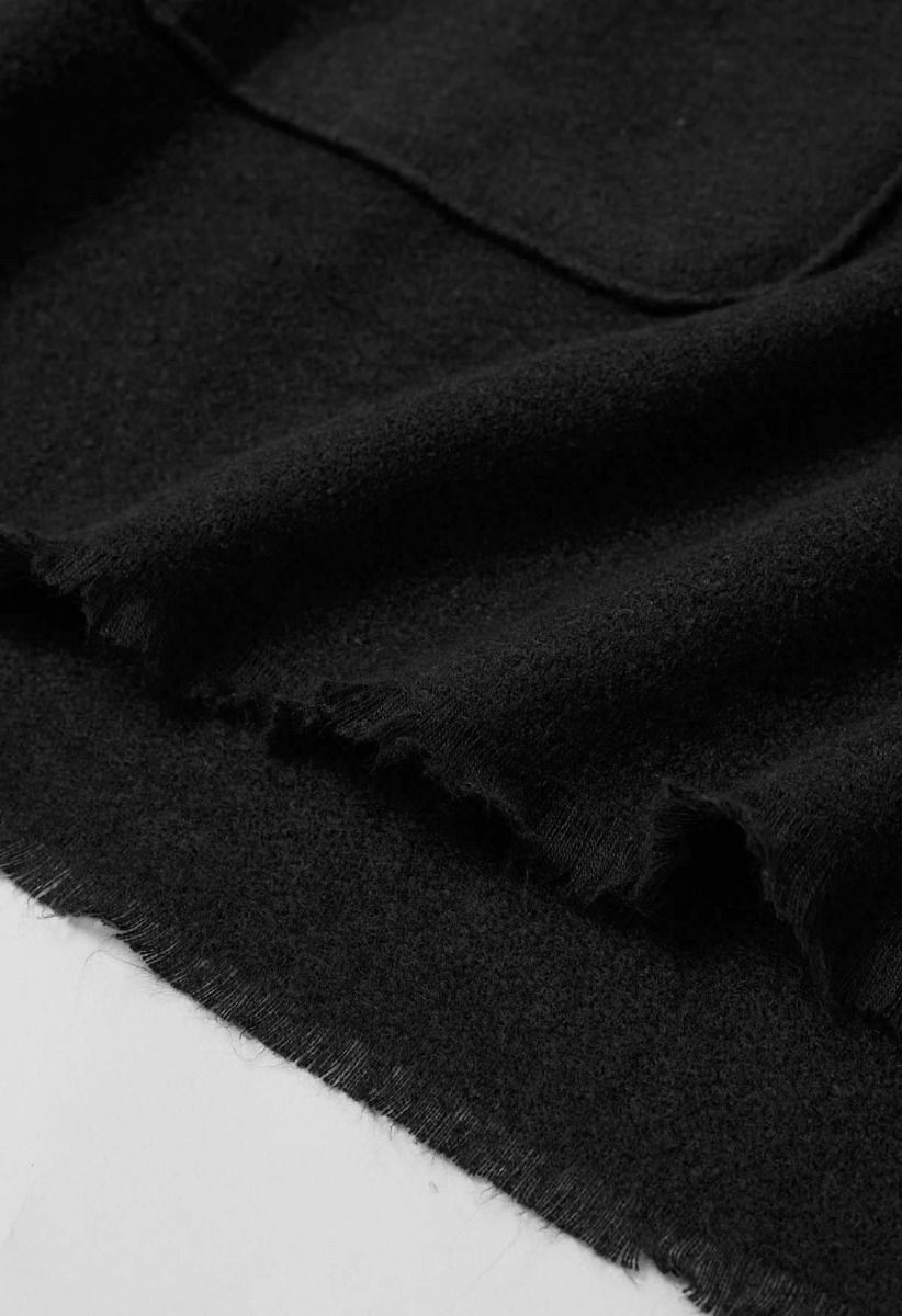 Whisper Soft – Poncho mit Taschen und Fransensaum in Schwarz