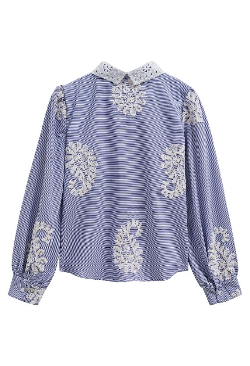 Button-Up-Hemd mit Blumenstickerei im Paisley-Stil in Blau