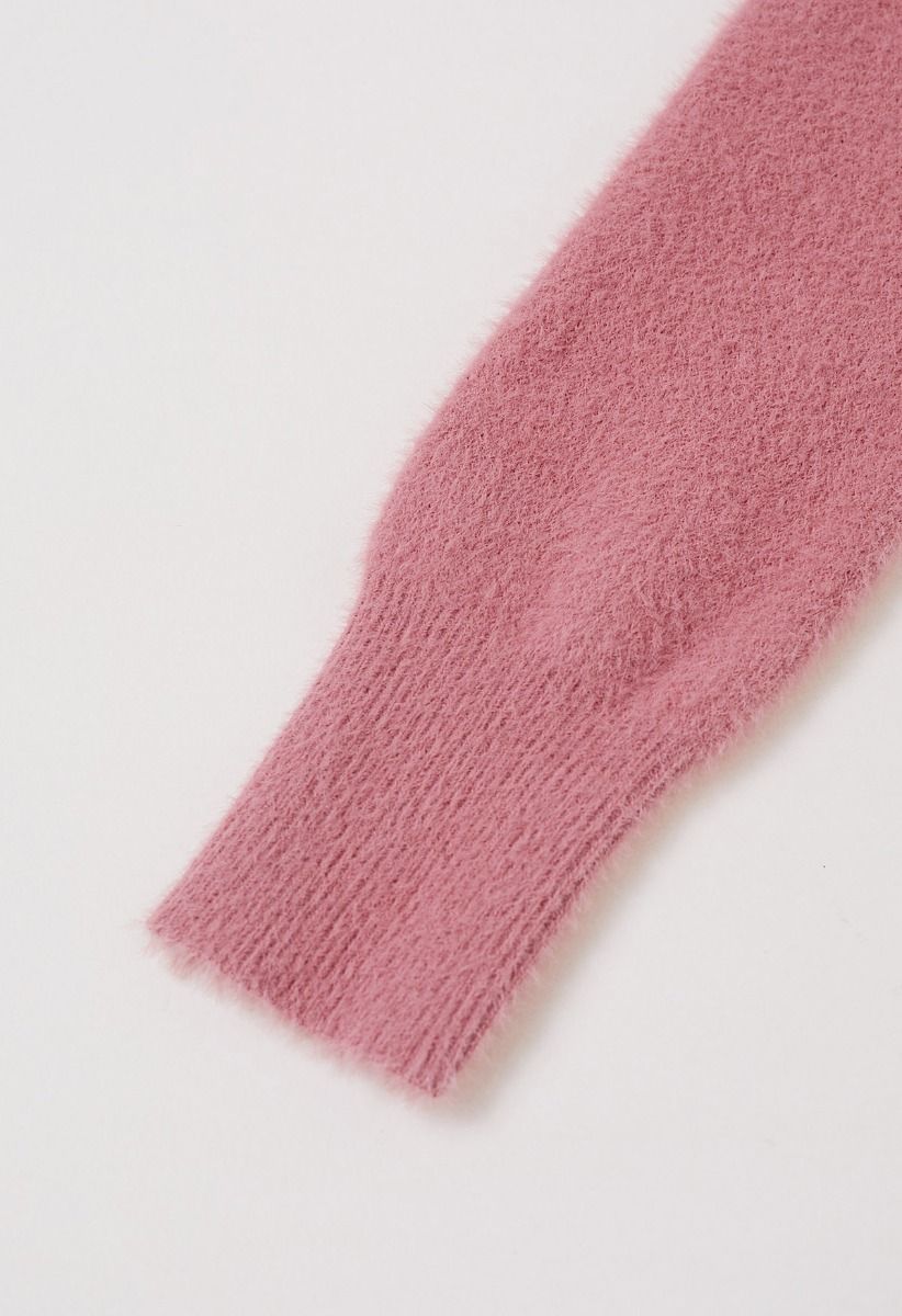 Flauschiges Stricktop mit überkreuzter Vorderseite und schulterfreiem Schnitt in Rosa