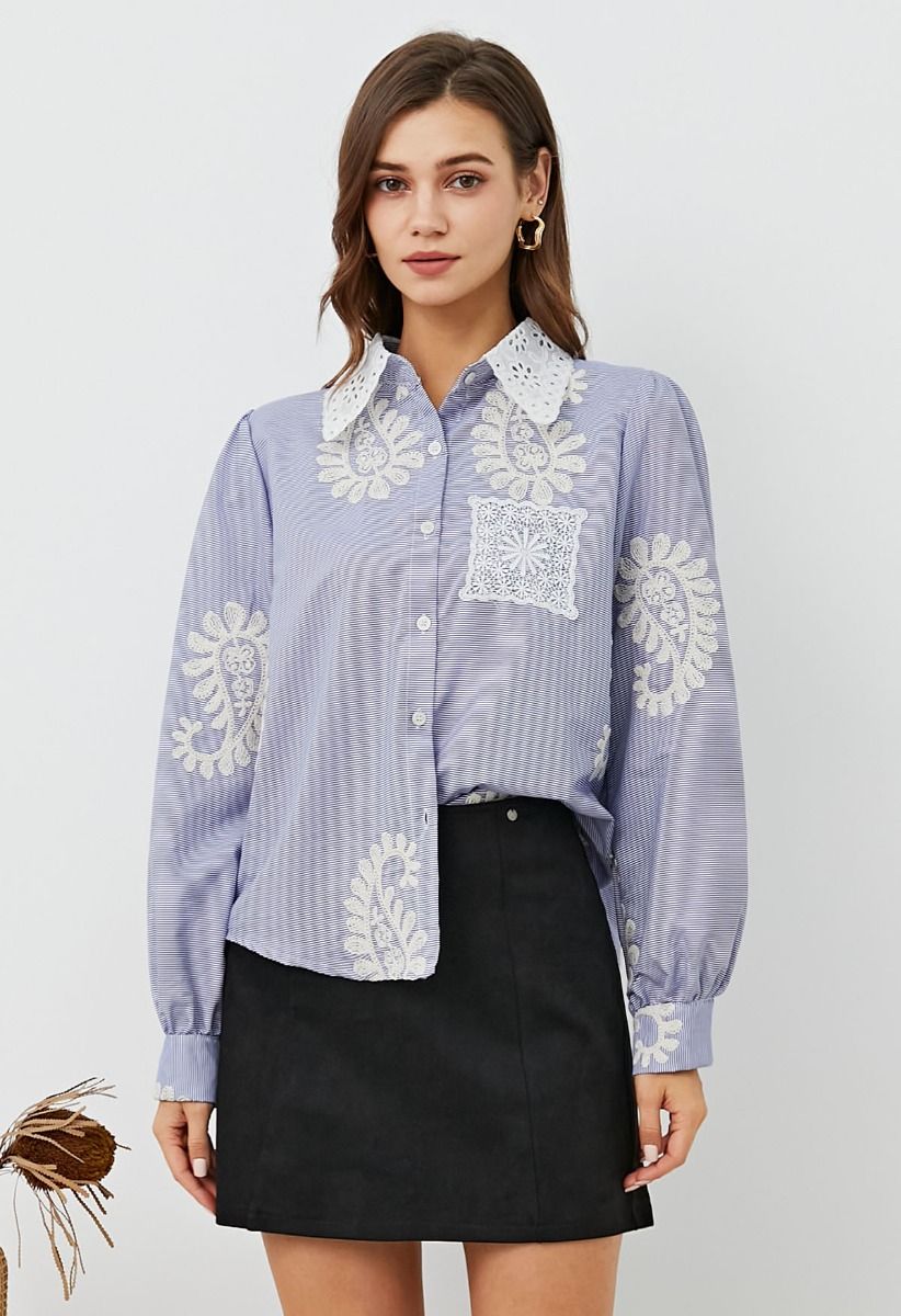 Button-Up-Hemd mit Blumenstickerei im Paisley-Stil in Blau