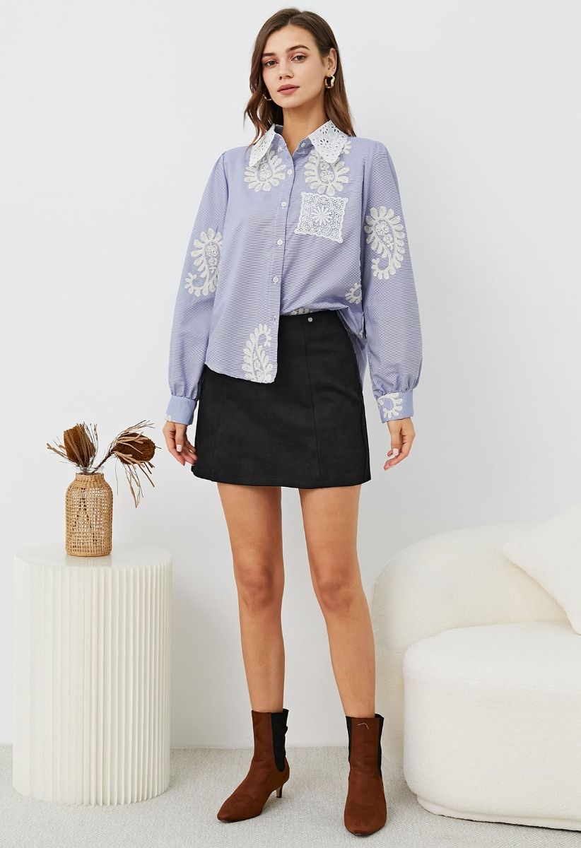 Button-Up-Hemd mit Blumenstickerei im Paisley-Stil in Blau