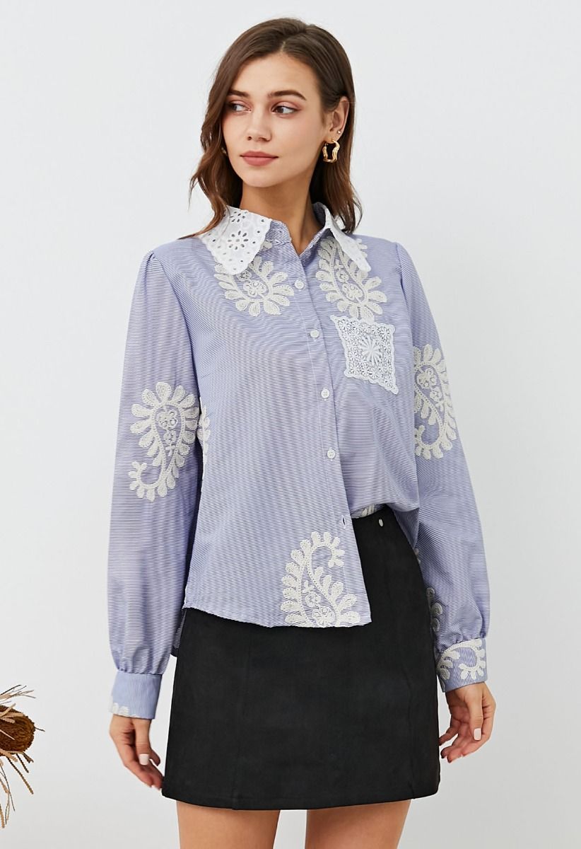 Button-Up-Hemd mit Blumenstickerei im Paisley-Stil in Blau