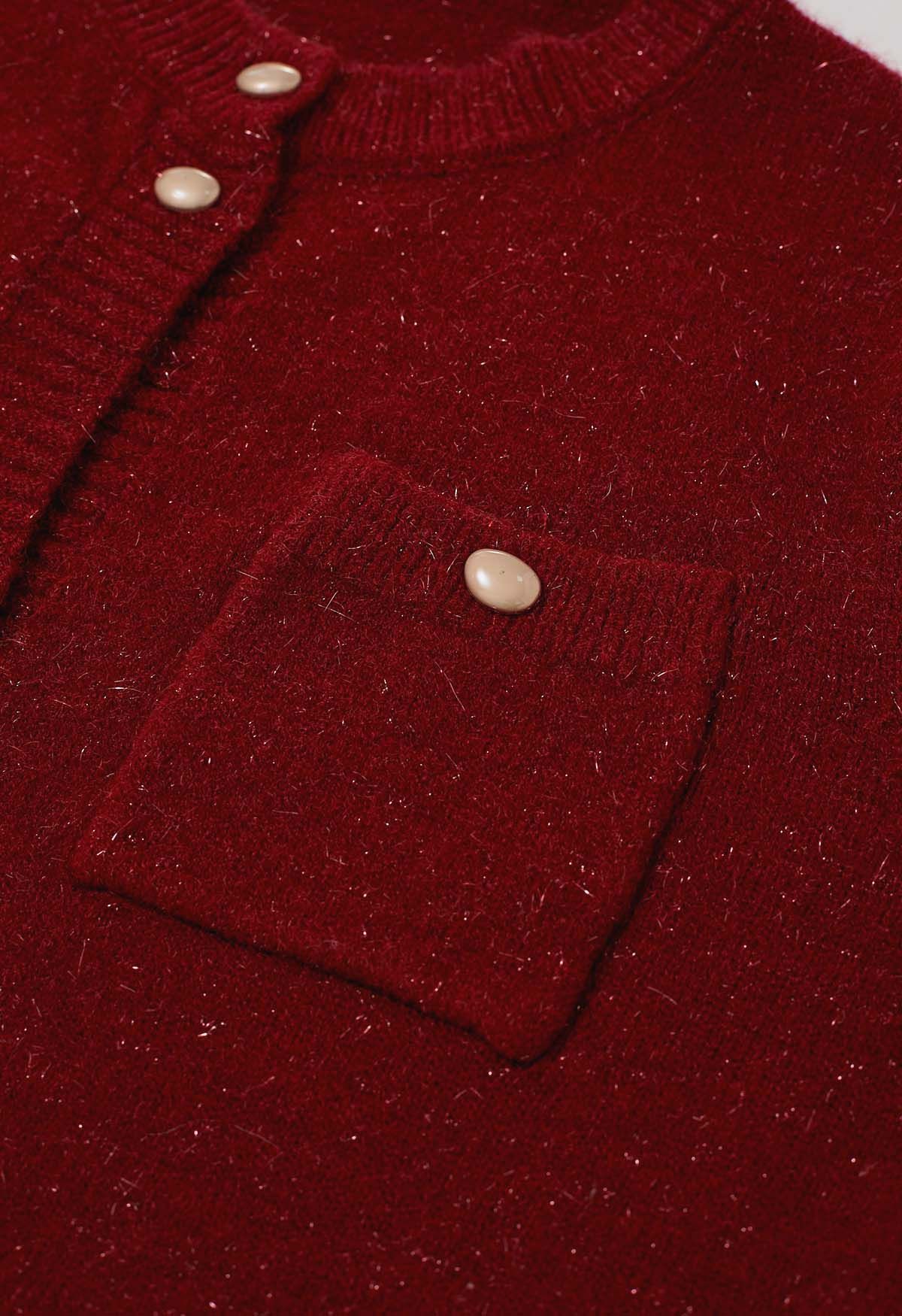 Stilvolle Strickjacke mit schimmernden Fransen und Knöpfen in Rot