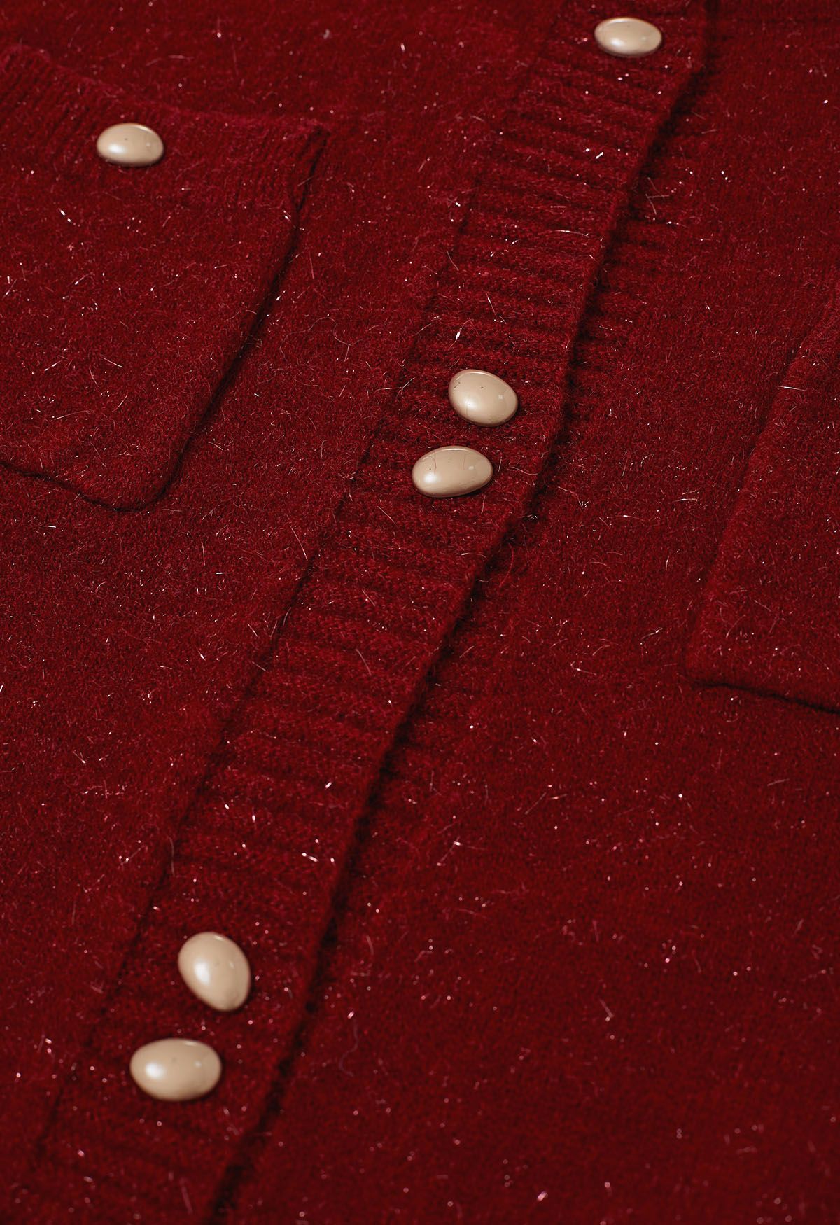 Stilvolle Strickjacke mit schimmernden Fransen und Knöpfen in Rot