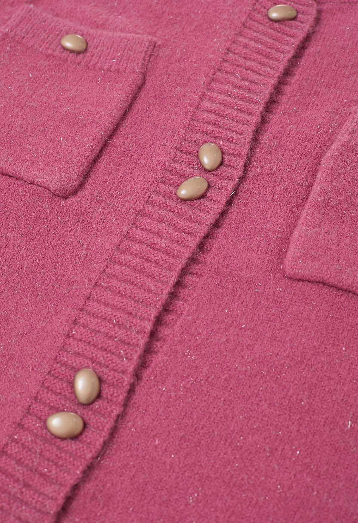 Stylische Strickjacke mit schimmernden Fransen und Knöpfen in Bonbonpink