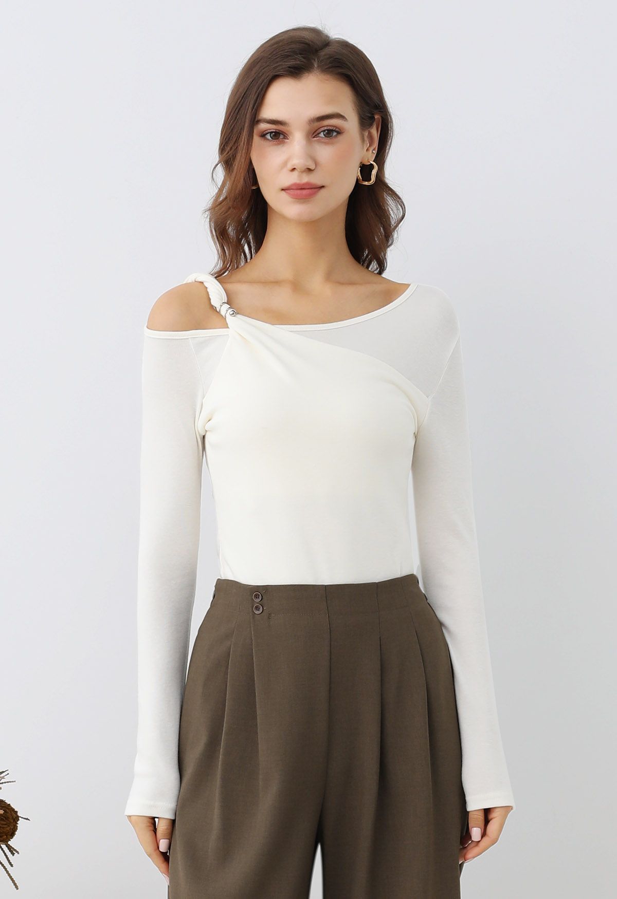 Asymmetrisches One-Shoulder Fake-Zweiteiler-Crop-Top mit Knoten in Weiß