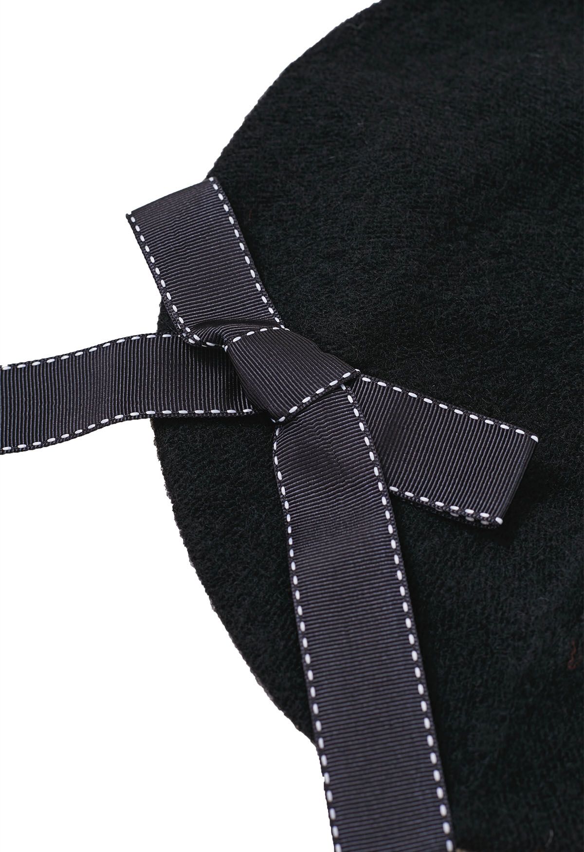 Parisian Flair – Schwarze Strickbaske mit Schleife