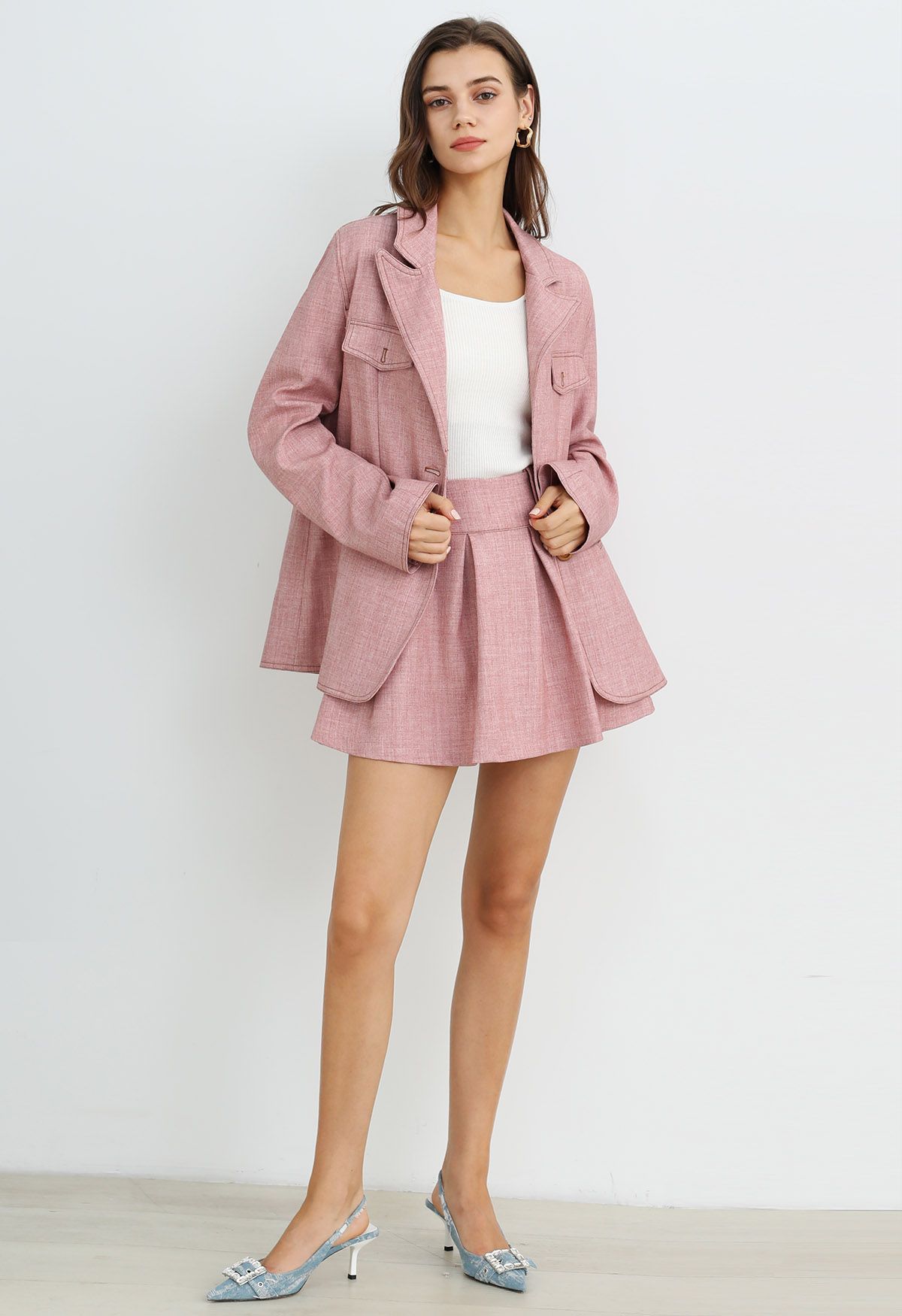 Blazer mit Knopfleiste und dekorativer Tasche, steigendem Revers in Rosa