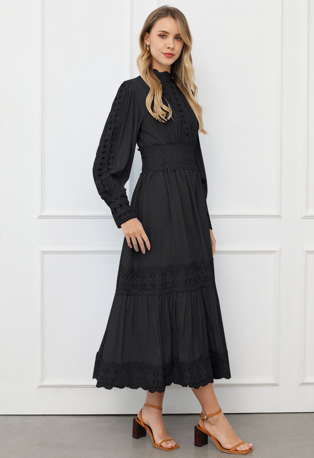 Viktorianisches, elegantes Maxikleid mit Cutwork-Spitze in Schwarz