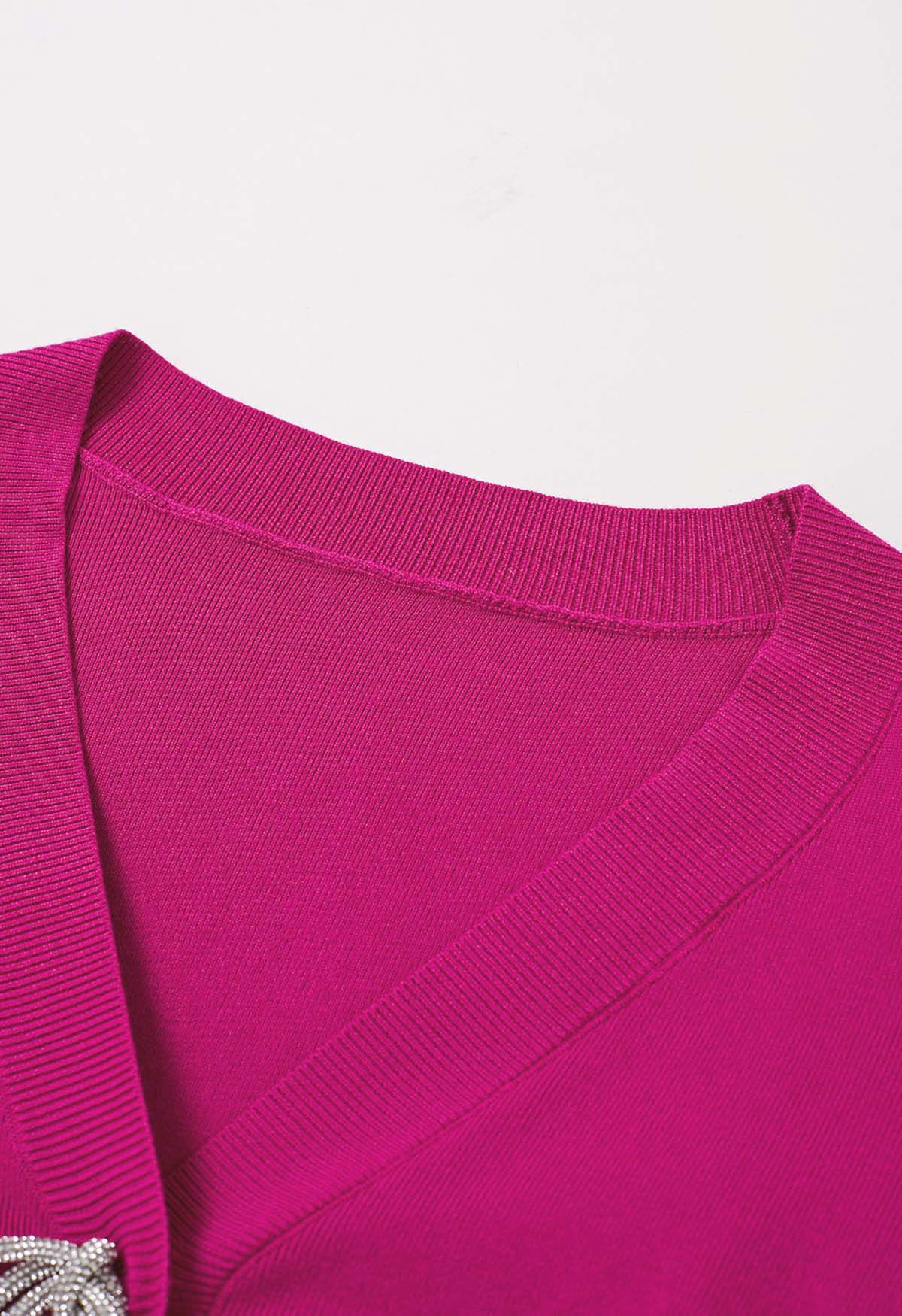 Strickjacke mit V-Ausschnitt und funkelnder Schleife im Laternenärmeldesign in Magenta