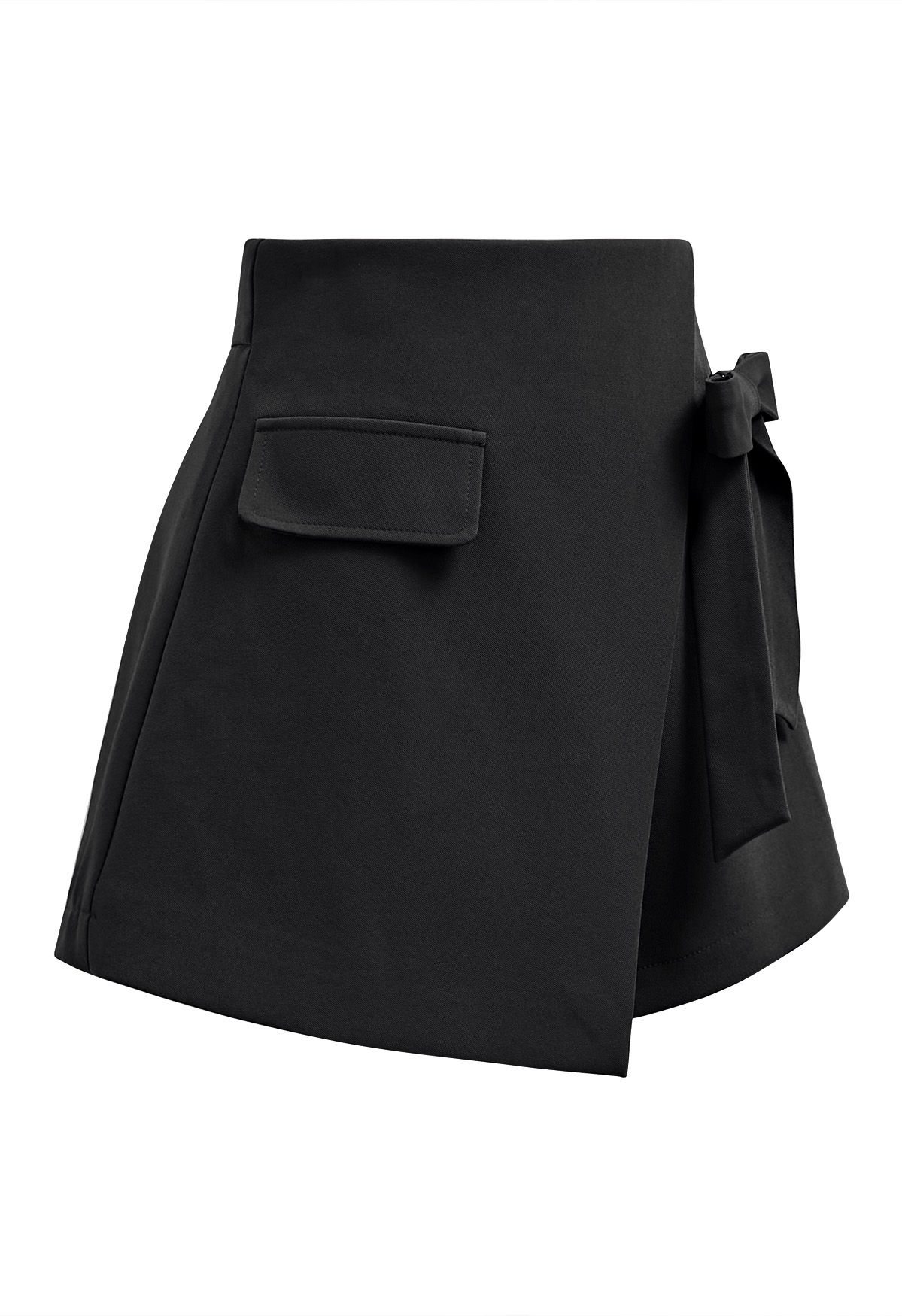 Statement-Mini-Skorts mit Schleife und Klappe in Schwarz