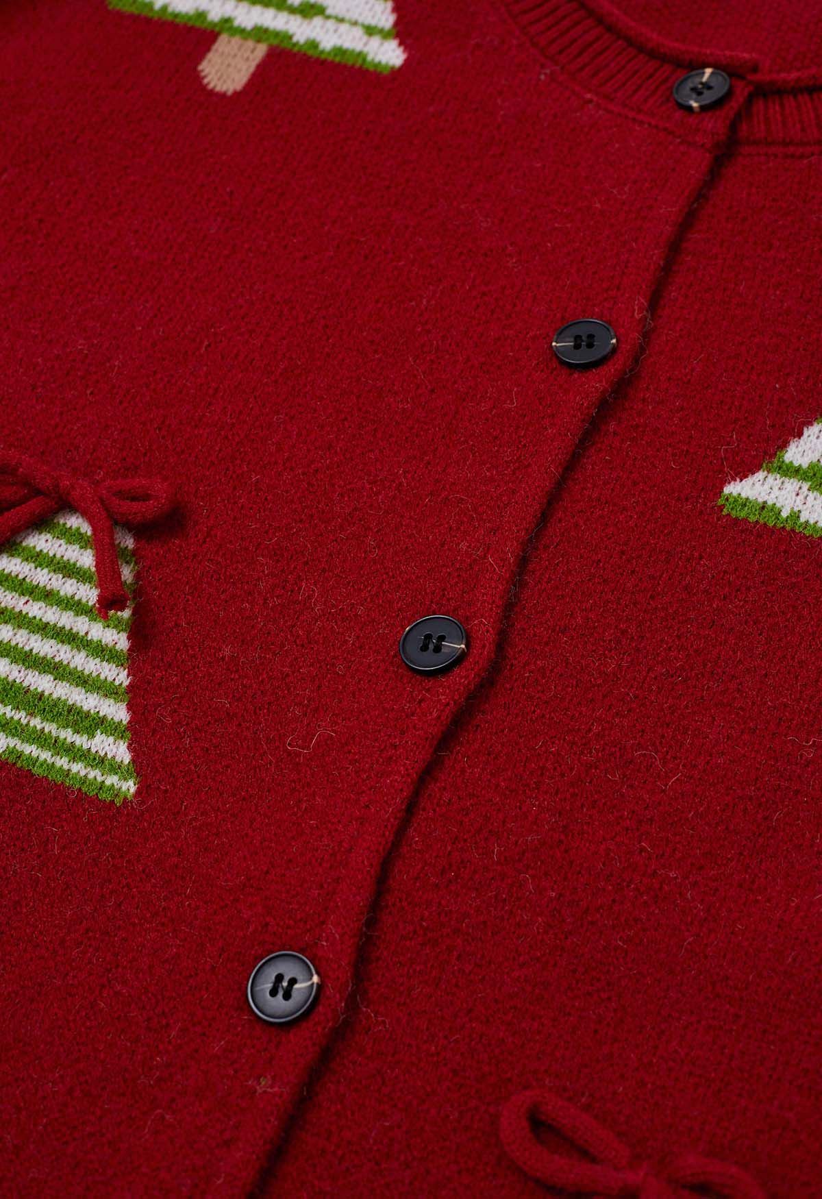 Süße Strickjacke mit 3D-Schleife und Weihnachtsbaum-Knöpfen in Rot