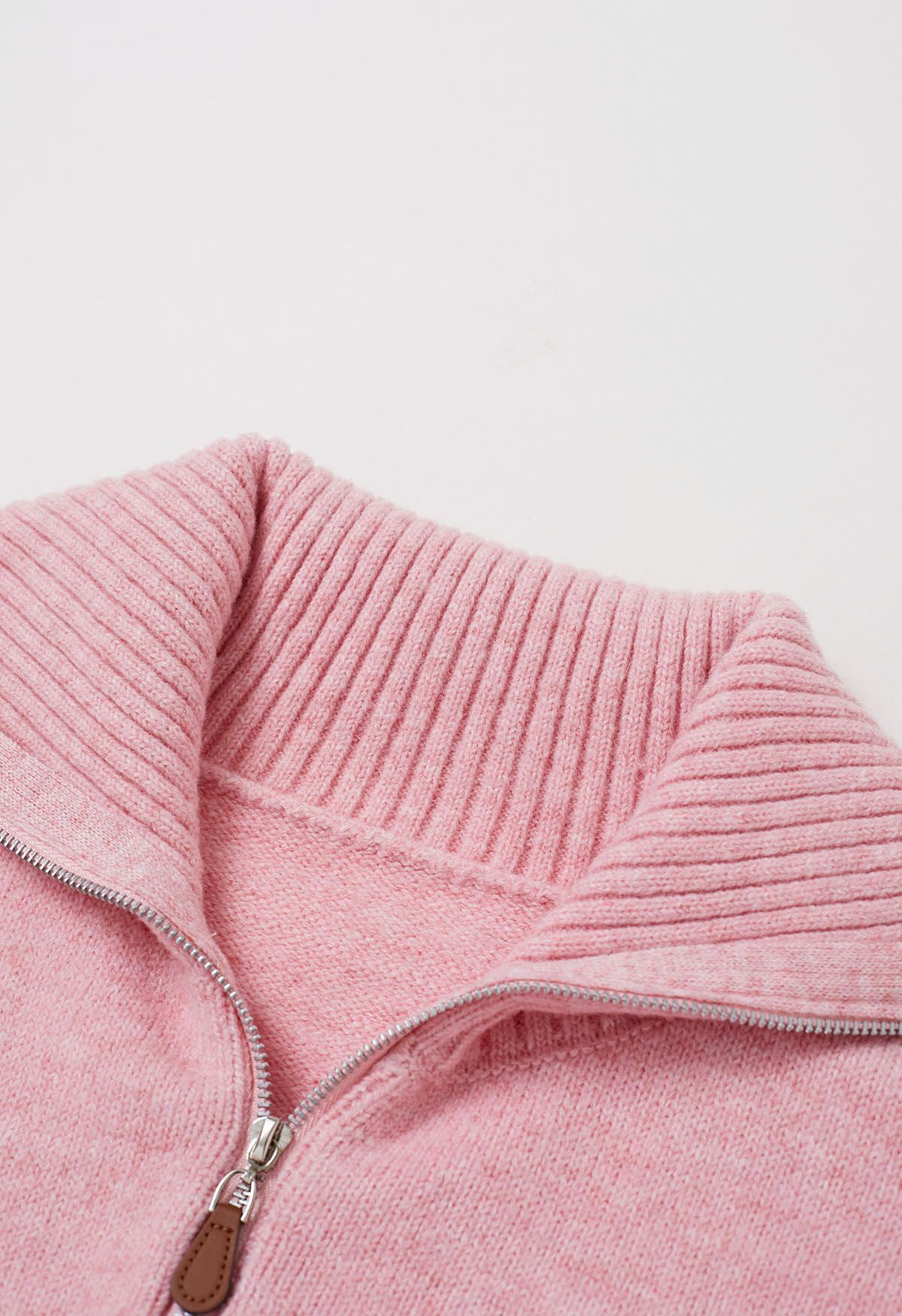 Sportlicher Strickpullover mit Streifen und halbem Reißverschlusskragen in Rosa