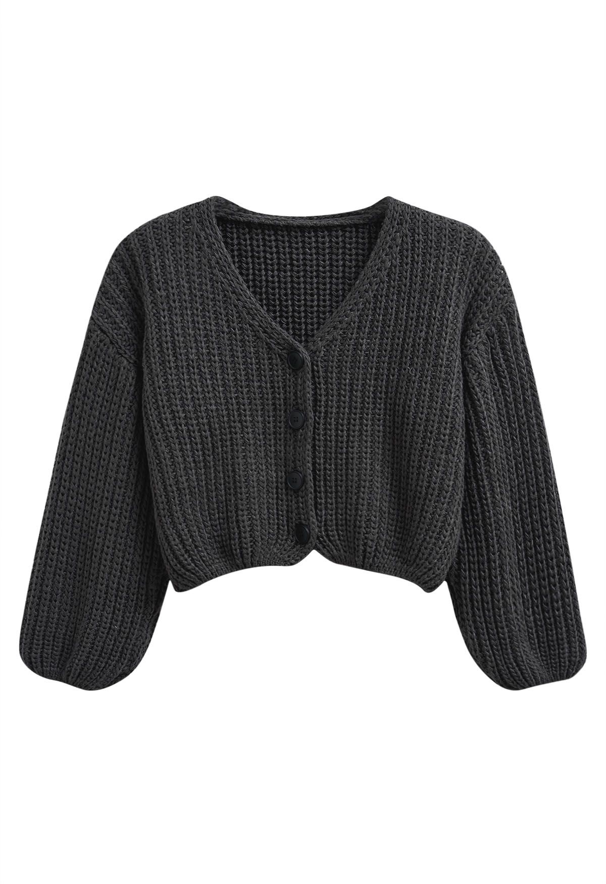 Handgestrickter kurzer Cardigan mit überschnittenen Schultern und Knopfleiste in Rauch