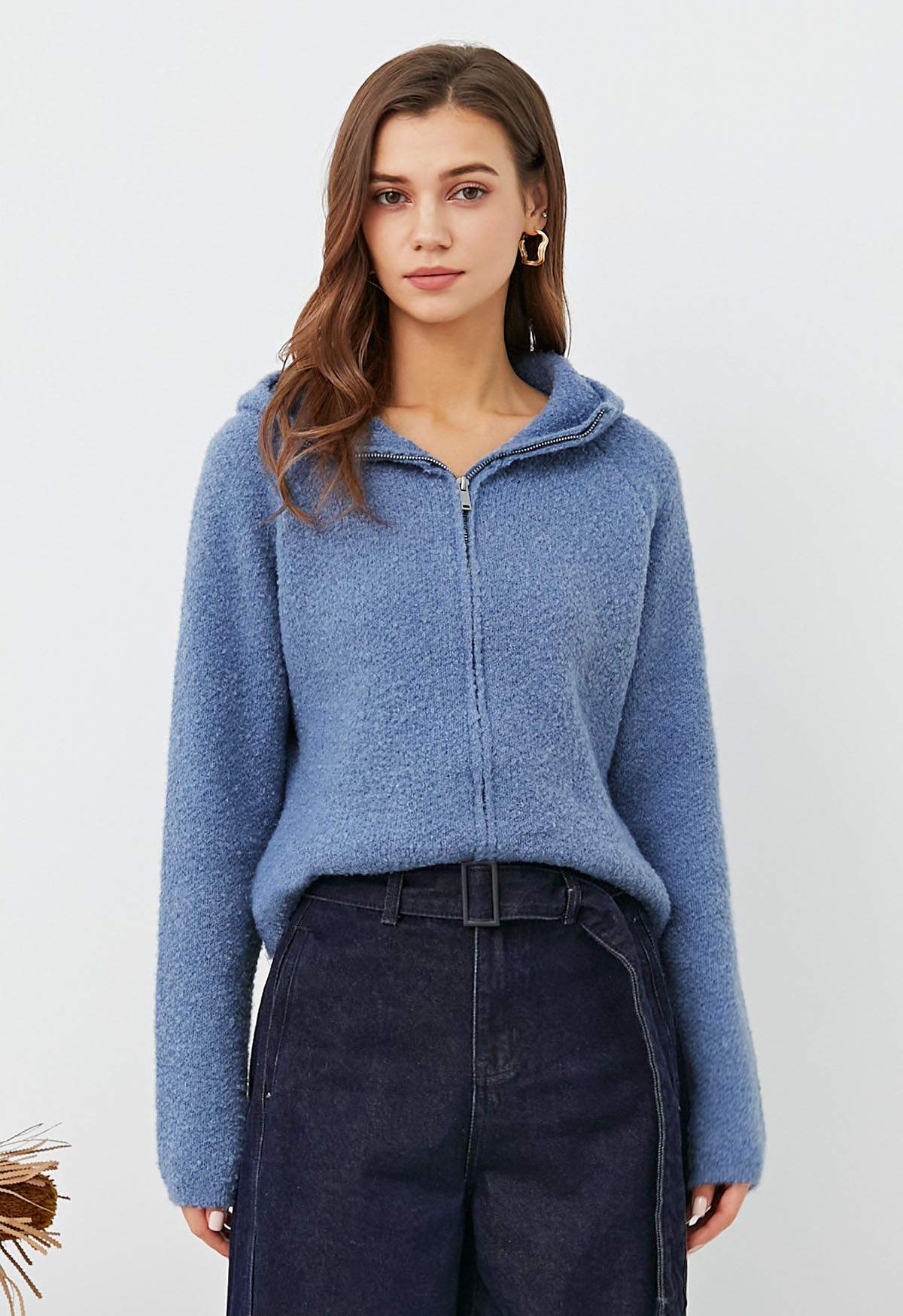 Winter Essentials – Strickjacke mit Kapuze und Reißverschluss in Blau