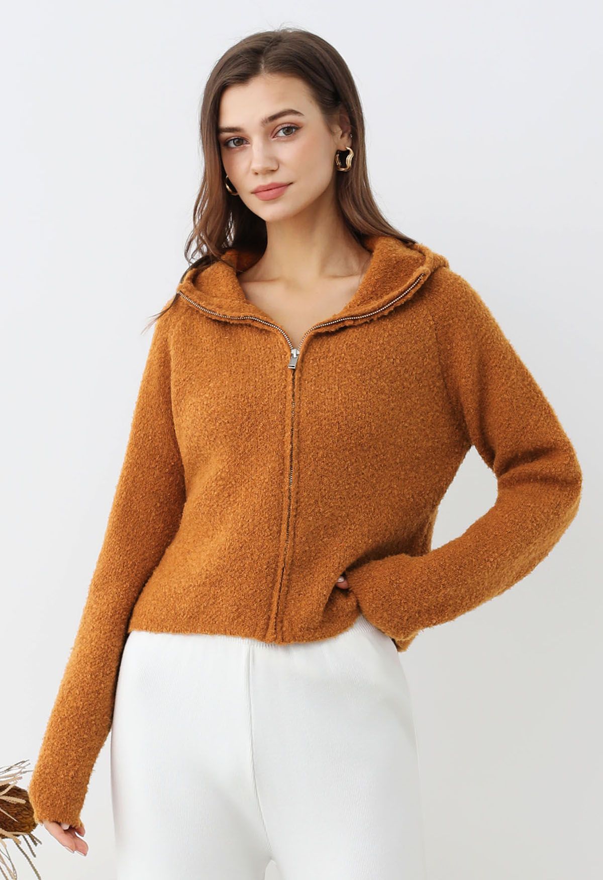 Winter Essentials – Strickjacke mit Kapuze und Reißverschluss in Orange