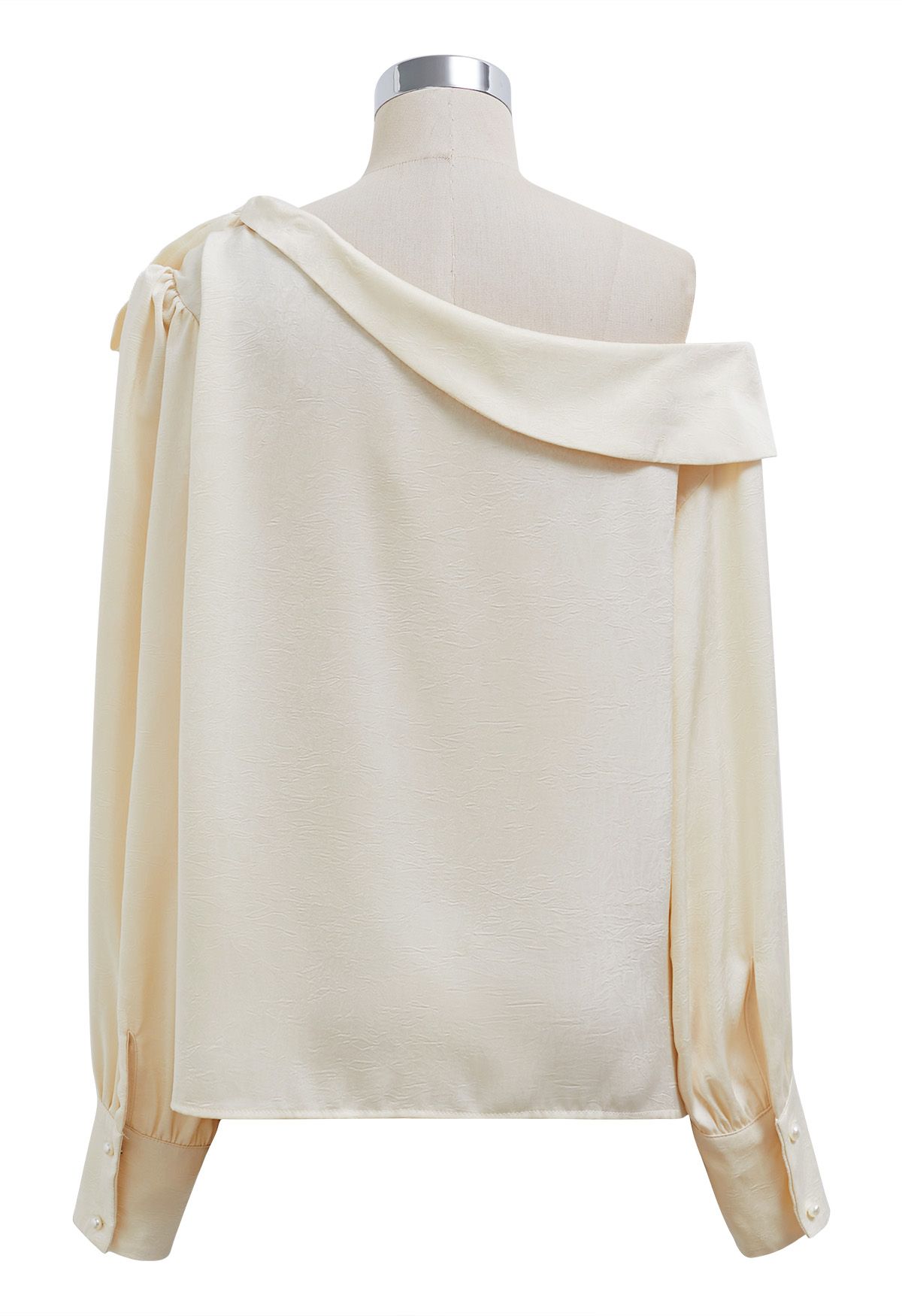 One-Shoulder-Satin-Top mit Schleife und Klappe in Creme