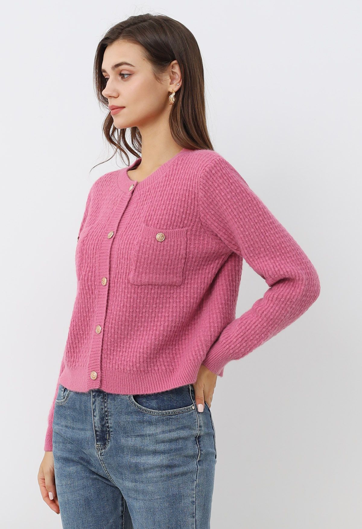 Strickjacke mit aufgesetzten Taschen und Knöpfen, geprägten Punkten in Rosa