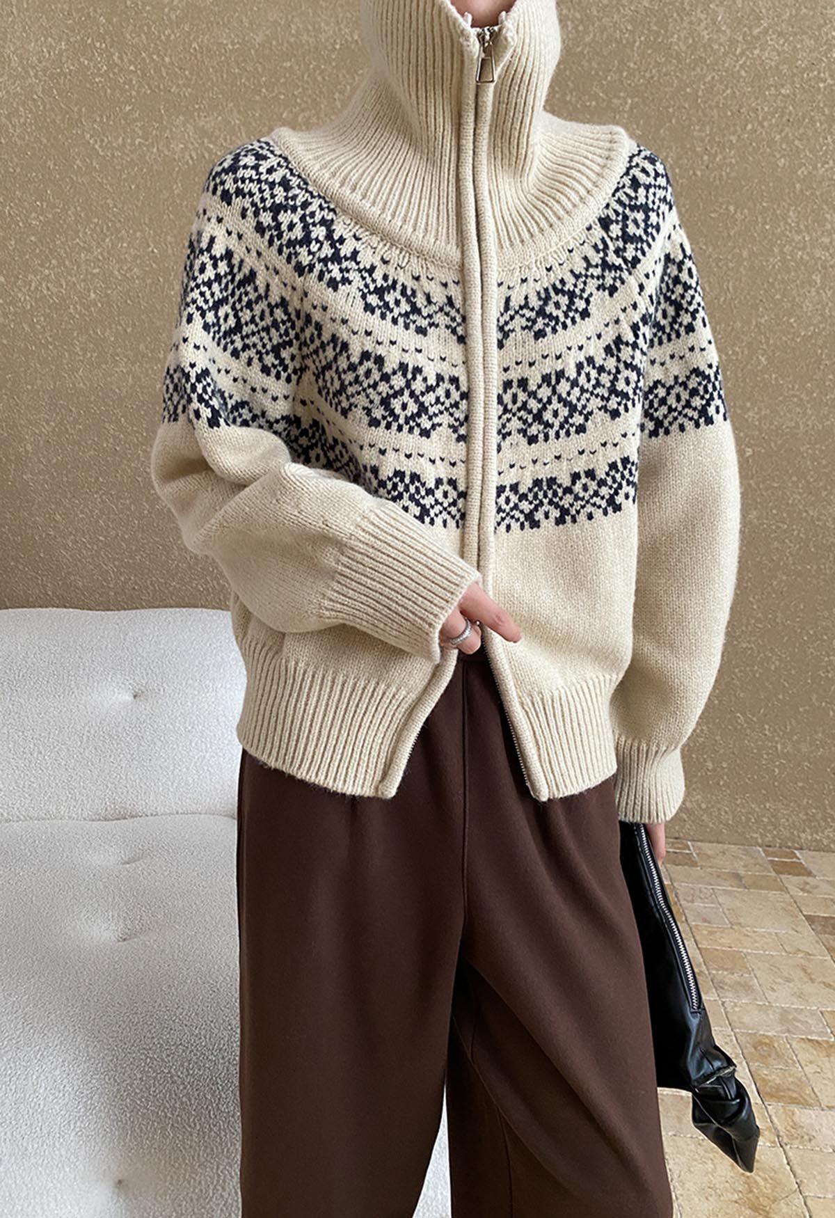 Jacquard-Strickjacke mit Fair-Isle-Muster und Doppelreißverschluss in Creme