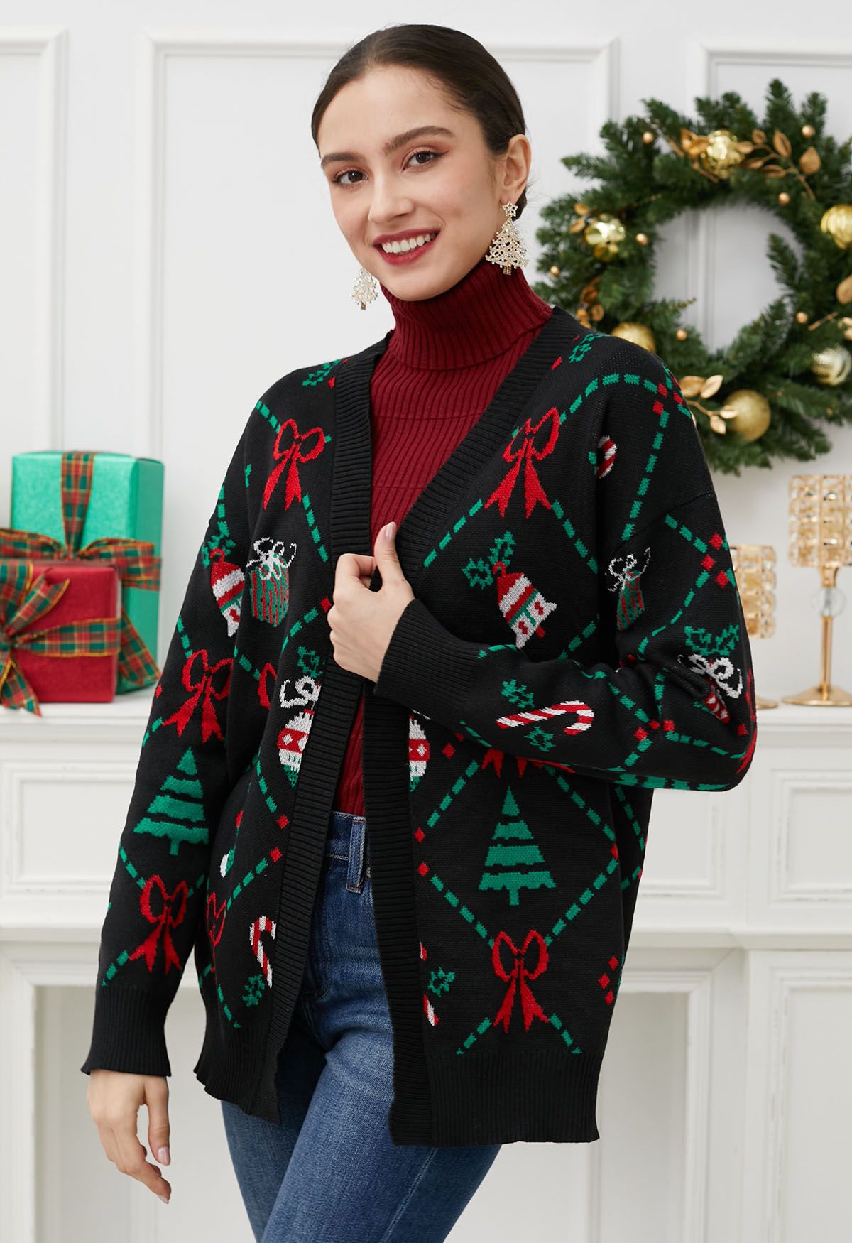 Strickjacke mit fröhlichen Weihnachtselementen