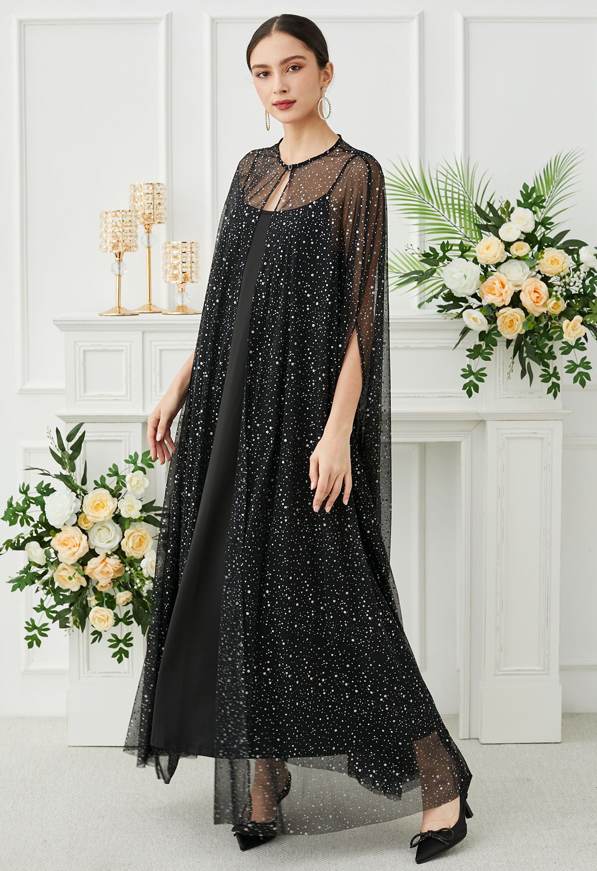 Glitzerndes Maxi-Cape-Kleid aus Netzstoff in Schwarz