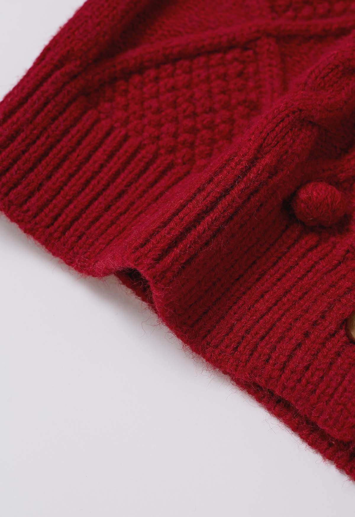 Euphoric – Kurzer Cardigan aus Waffelstrick mit Pom-Pom-Muster in Rot