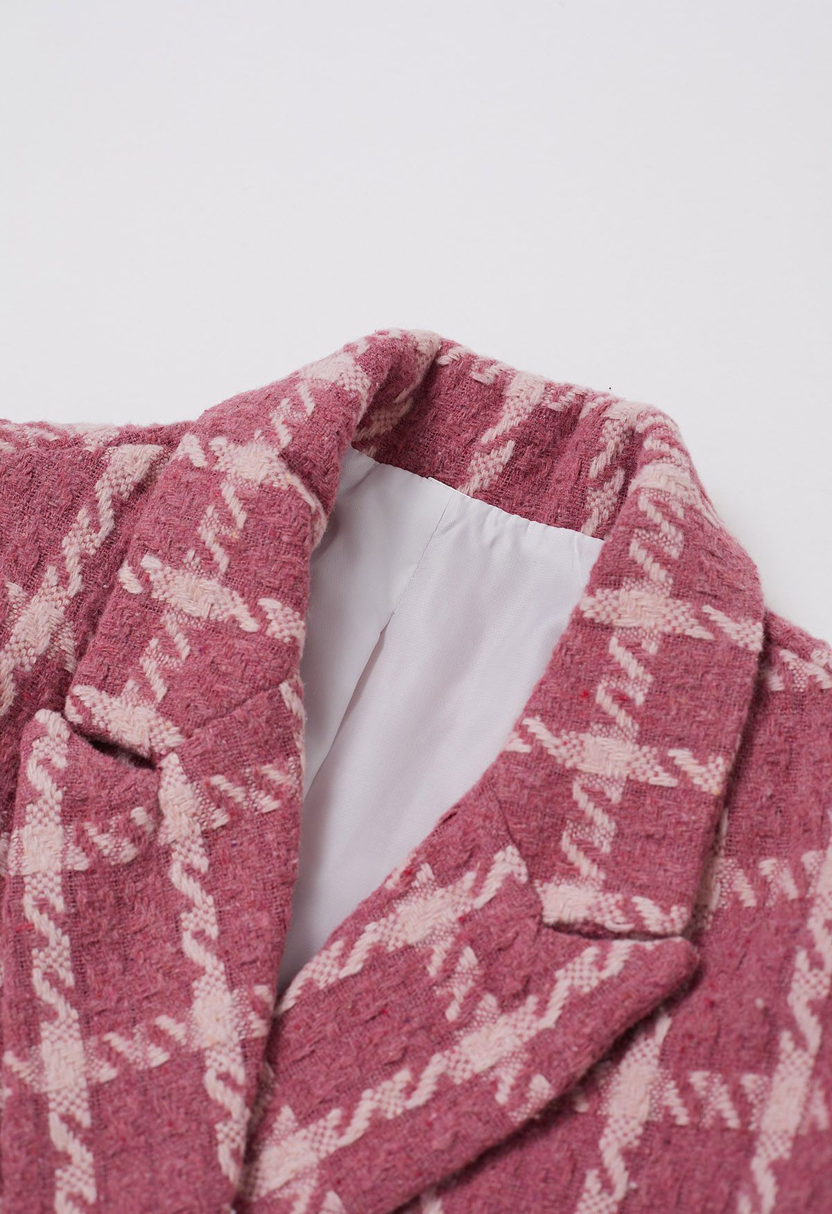 Kurzer Blazer aus kariertem Tweed mit gepolsterten Schultern in Rosa