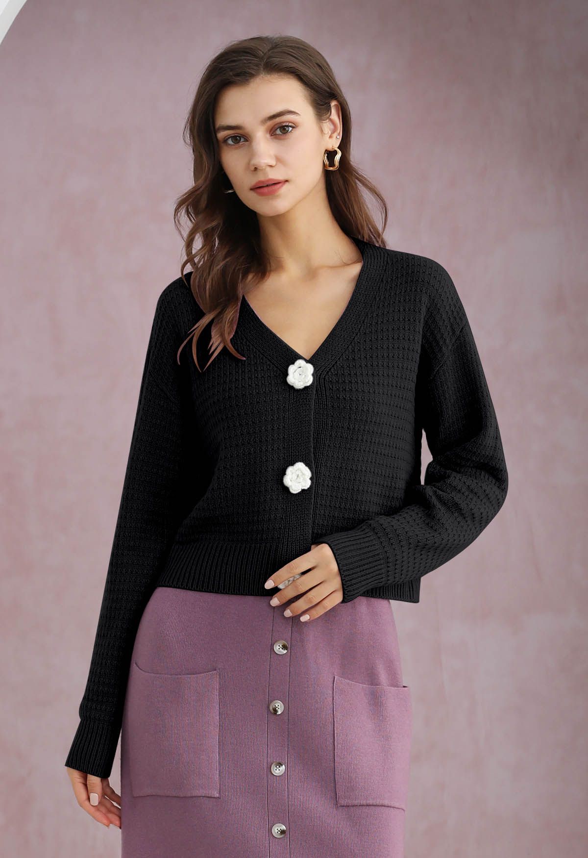 Stitch Rose – Kurze Strickjacke mit Knöpfen in Schwarz