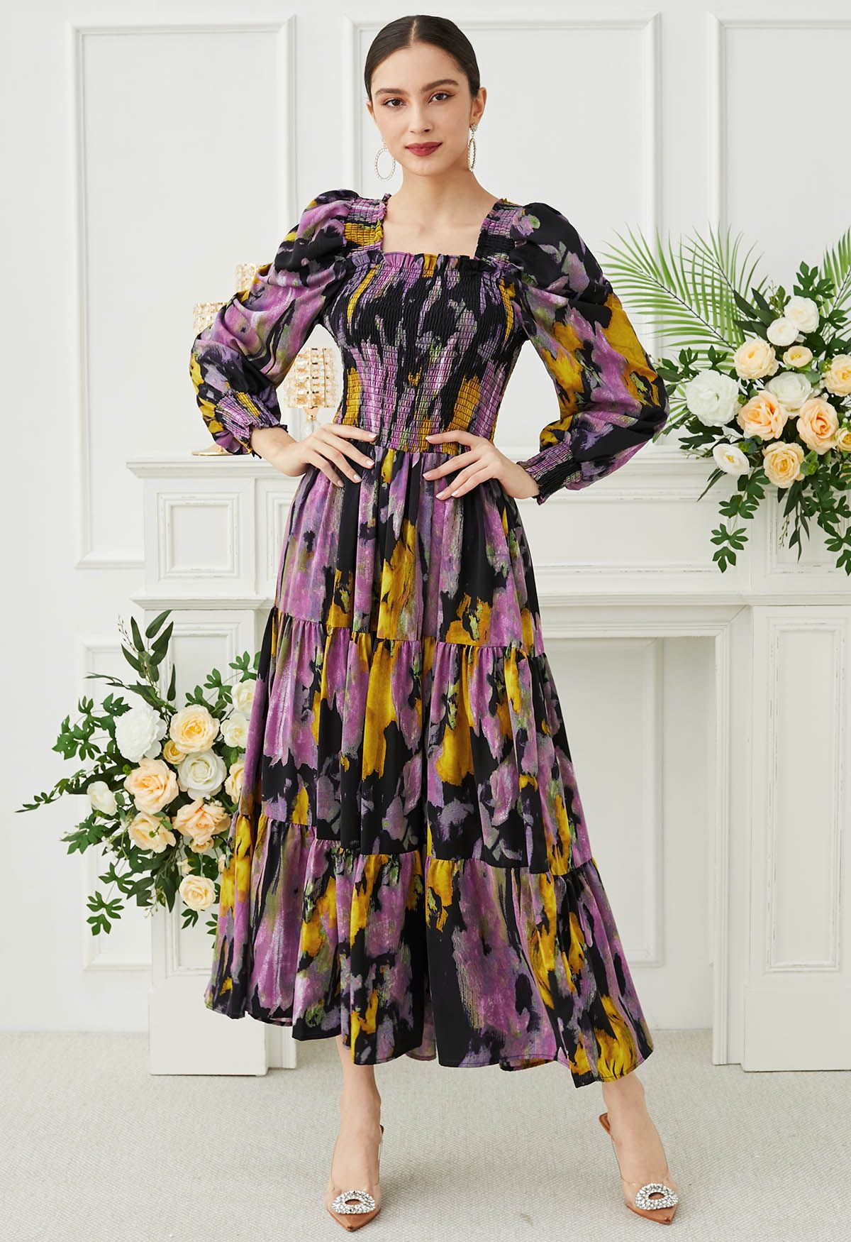 Gerafftes Maxikleid mit Blumenmuster und Puffärmeln