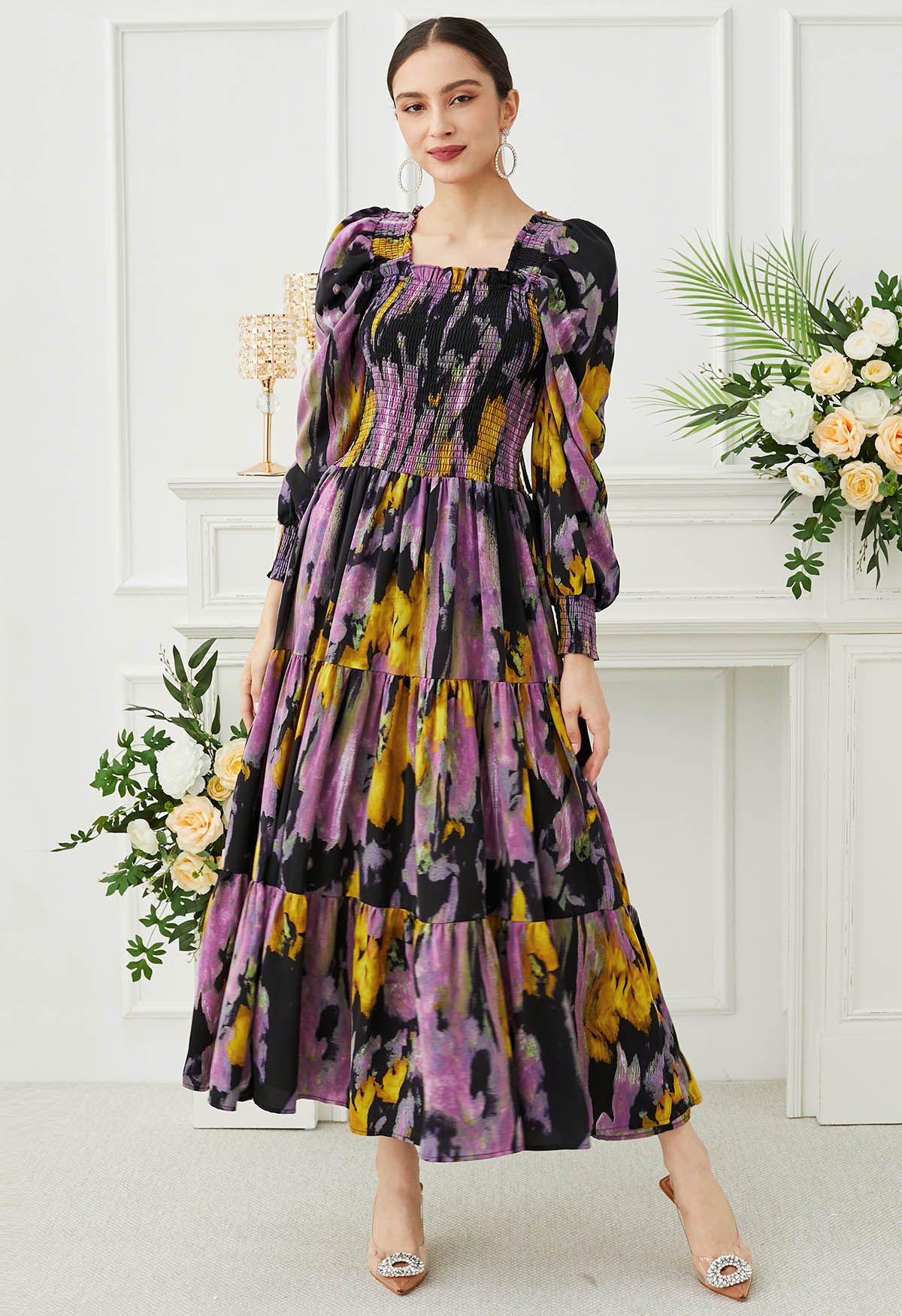 Gerafftes Maxikleid mit Blumenmuster und Puffärmeln