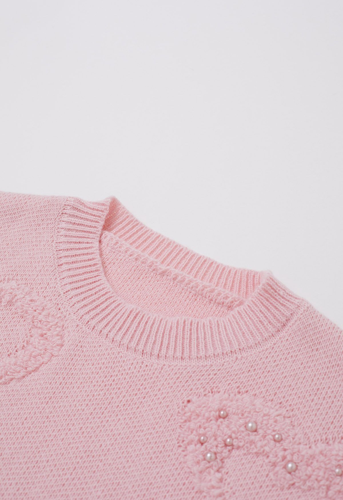 Übergroßer Jacquard-Strickpullover mit Perlenbesatz und Herzen in Rosa