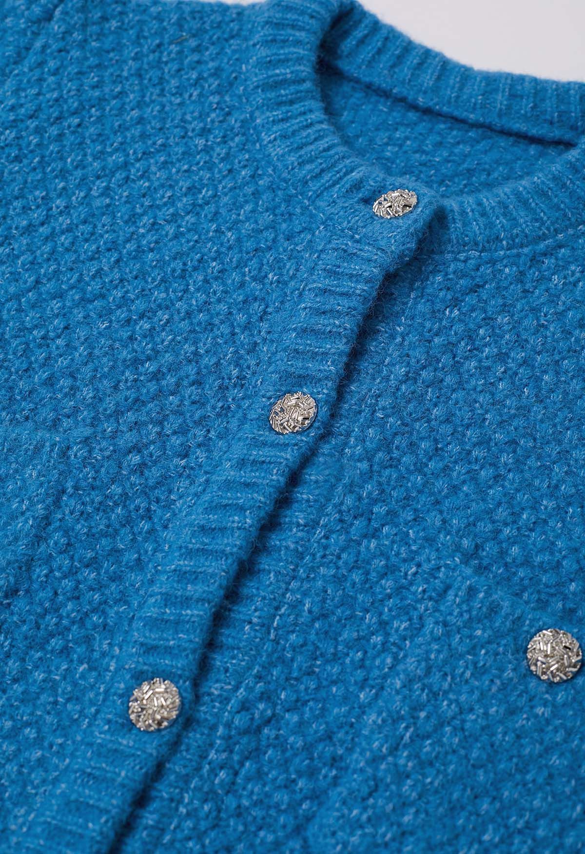 Strickjacke aus Waffelstrick mit aufgesetzten Taschen und Knöpfen in Indigo