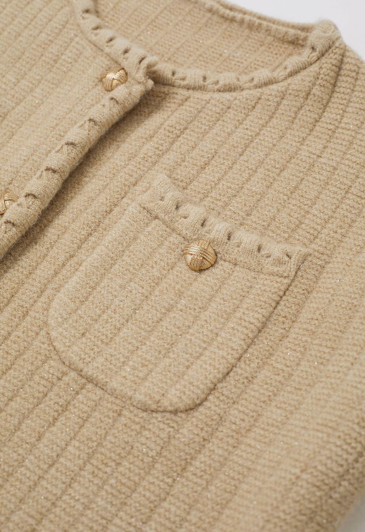 Glänzender, geknöpfter Strick-Cardigan mit Fransenbesatz in Camel