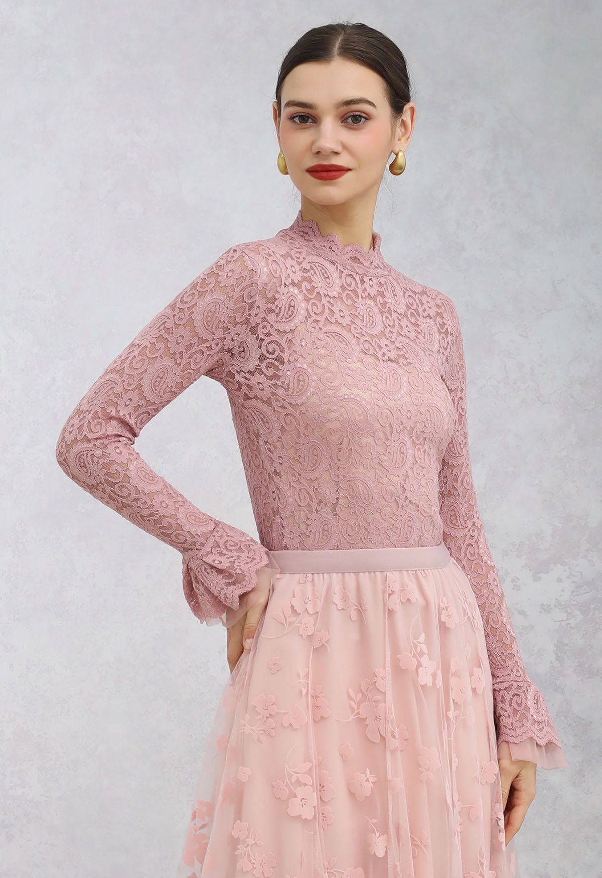 Top mit Paisley-Muster und Netzeinsatz aus Vollspitze in Rosa