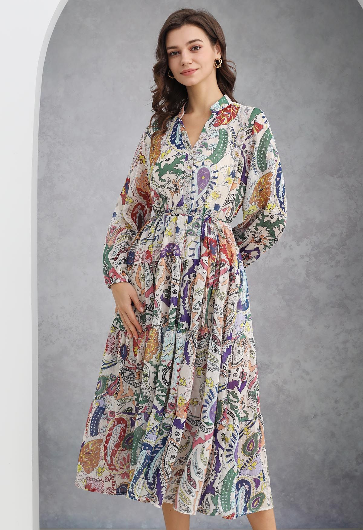 Spring Melody – Paisley-Midikleid aus metallischem Chiffon