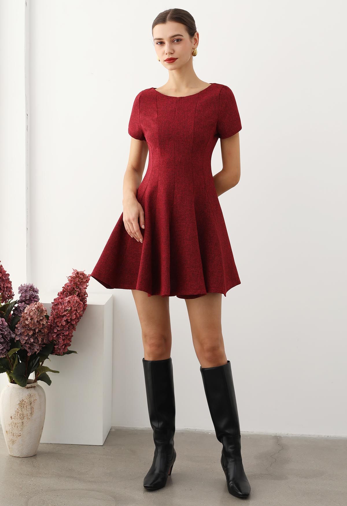 Fit-and-Flare-Minikleid aus Tweed mit Nähten in Rot