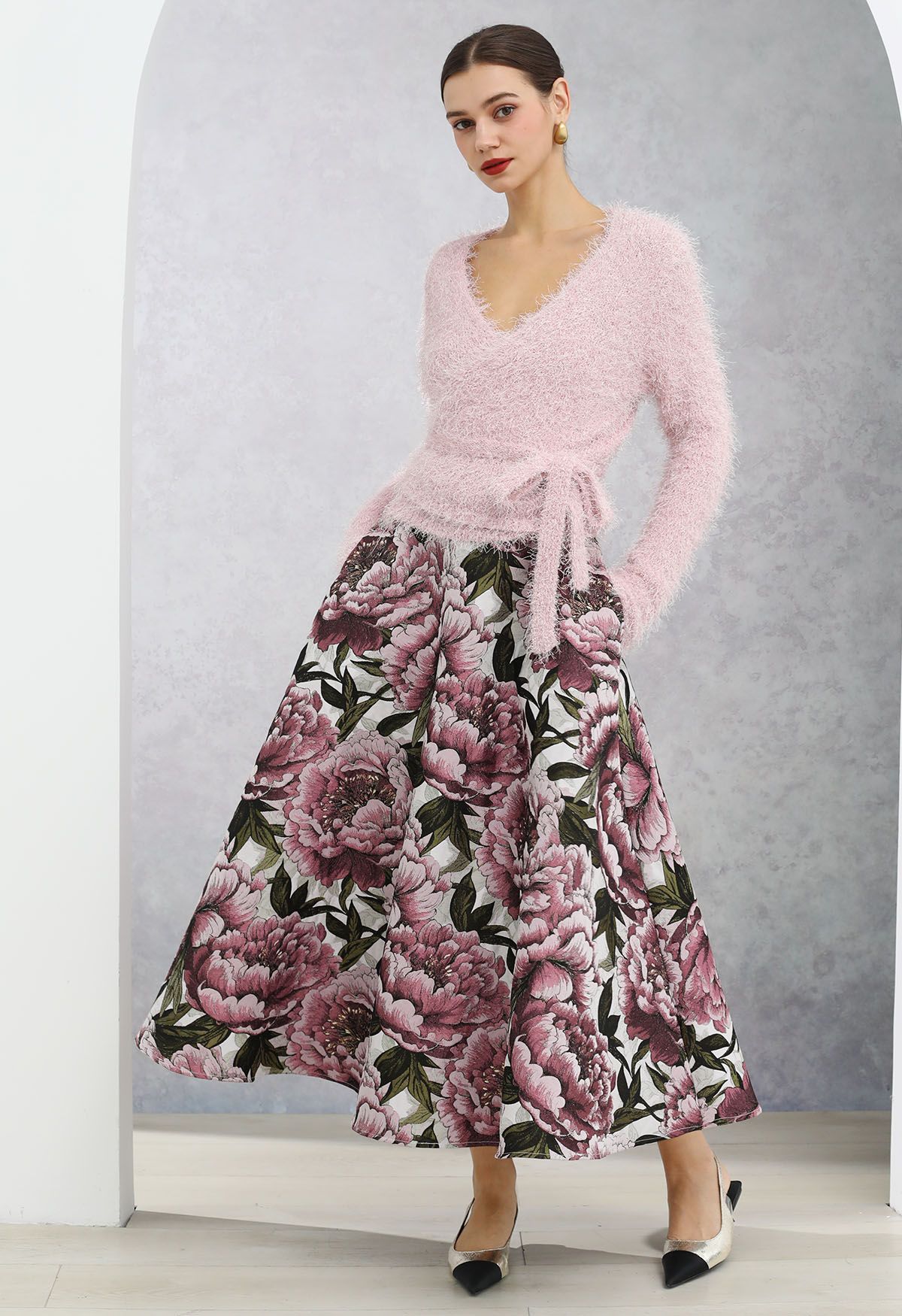 Anmutiger Jacquard-Maxirock in A-Linie mit rosa Pfingstrosenmuster